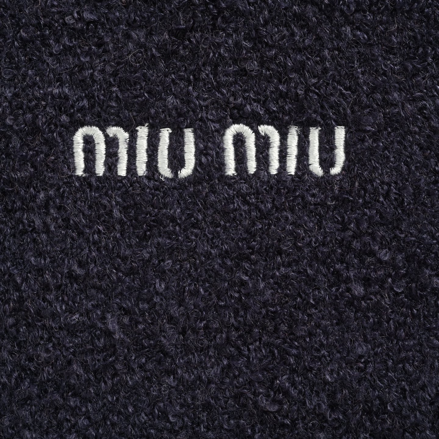Miu Miu/缪缪 24Fw 刺绣小标泰迪圆领毛衣