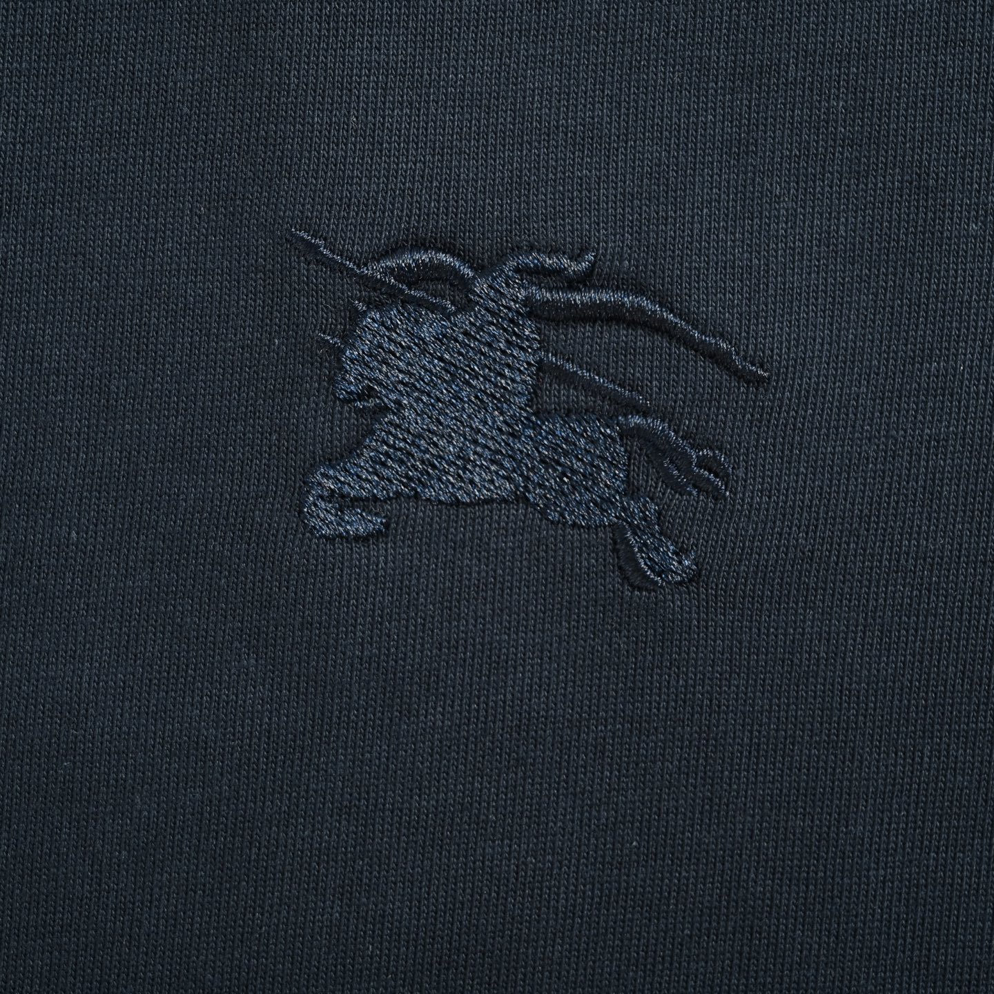 Burberry/巴宝莉 25ss 领口字母提花短袖 宝蓝-Chinese UA Cheap High Quatity Brand Clothes Bags handbags Sneakers wholesale wholesaler seller from China Factory suppliers Fashion Clothing Shoes best Quality Beautiful Price Burberry/巴宝莉 25ss 领口字母提花短袖 宝蓝