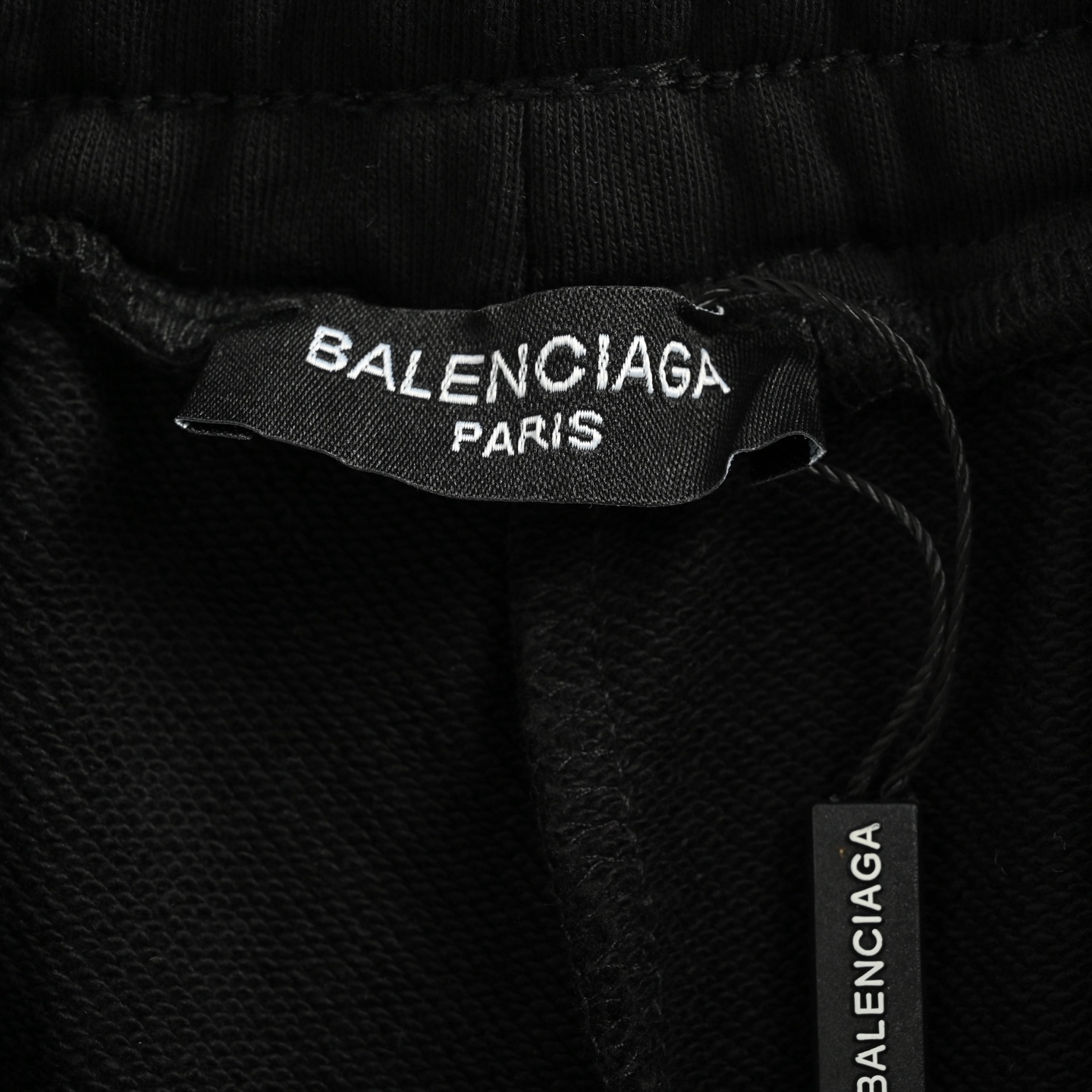 Balenciaga/巴黎世家 25ss 胶带印花短裤 黑色白色-Chinese UA Cheap High Quatity Brand Clothes Bags handbags Sneakers wholesale wholesaler seller from China Factory suppliers Fashion Clothing Shoes best Quality Beautiful Price Balenciaga/巴黎世家 25ss 胶带印花短裤 黑色白色