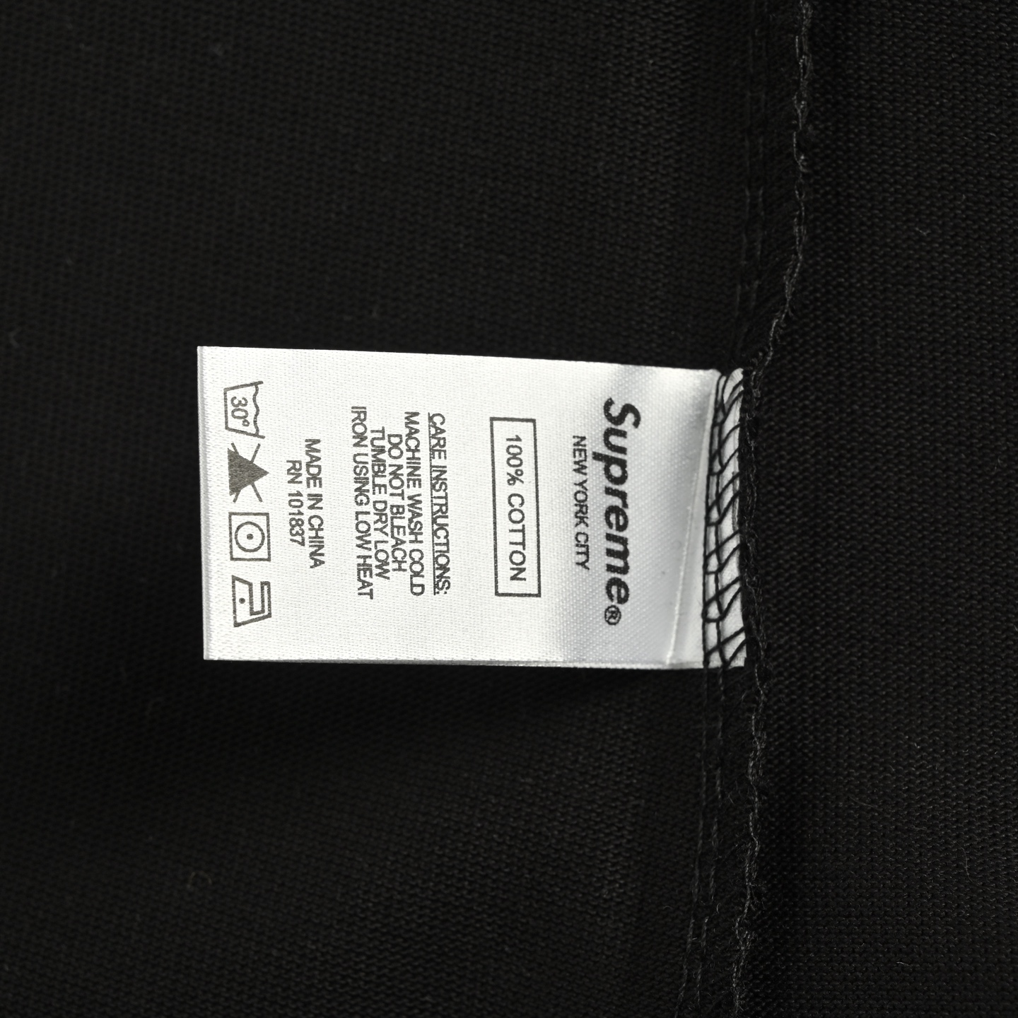 Supreme 美式8号梵文字体印花长袖T恤