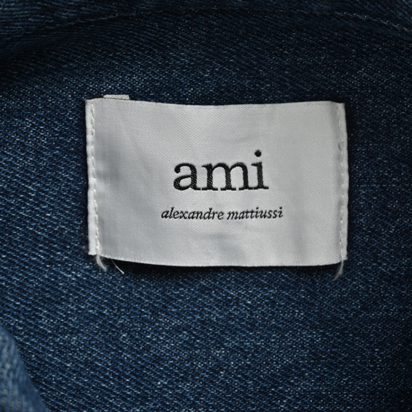 Ami 爱心刺绣牛仔衬衫外套 定制天棉精粹牛仔织物-Chinese UA Cheap High Quatity Brand Clothes Bags handbags Sneakers wholesale wholesaler seller from China Factory suppliers Fashion Clothing Shoes best Quality Beautiful Price Ami 爱心刺绣牛仔衬衫外套 定制天棉精粹牛仔织物