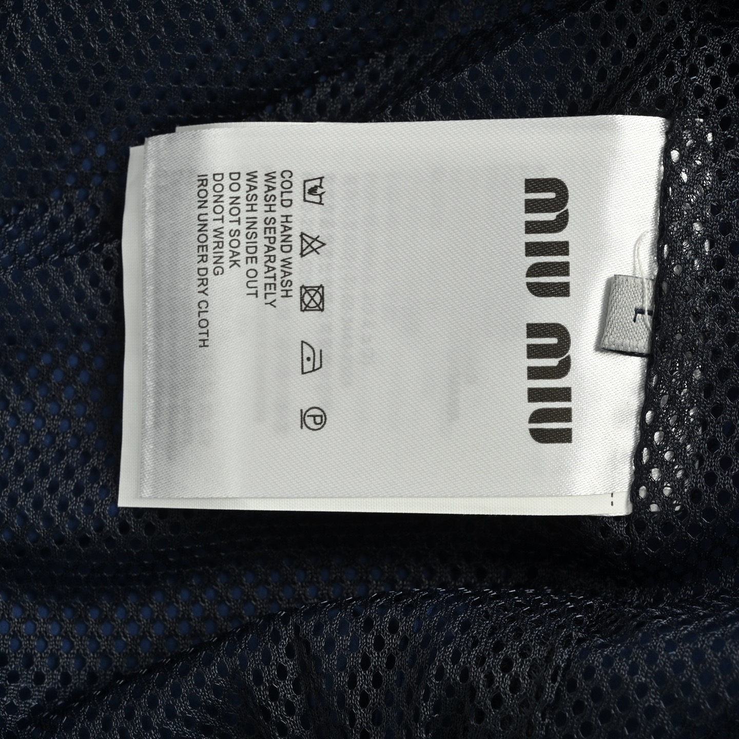 Miu Miu/缪缪 撞色拼接冲锋衣夹克外套黑灰/蓝红-Chinese UA Cheap High Quatity Brand Clothes Bags handbags Sneakers wholesale wholesaler seller from China Factory suppliers Fashion Clothing Shoes best Quality Beautiful Price Miu Miu/缪缪 撞色拼接冲锋衣夹克外套黑灰/蓝红