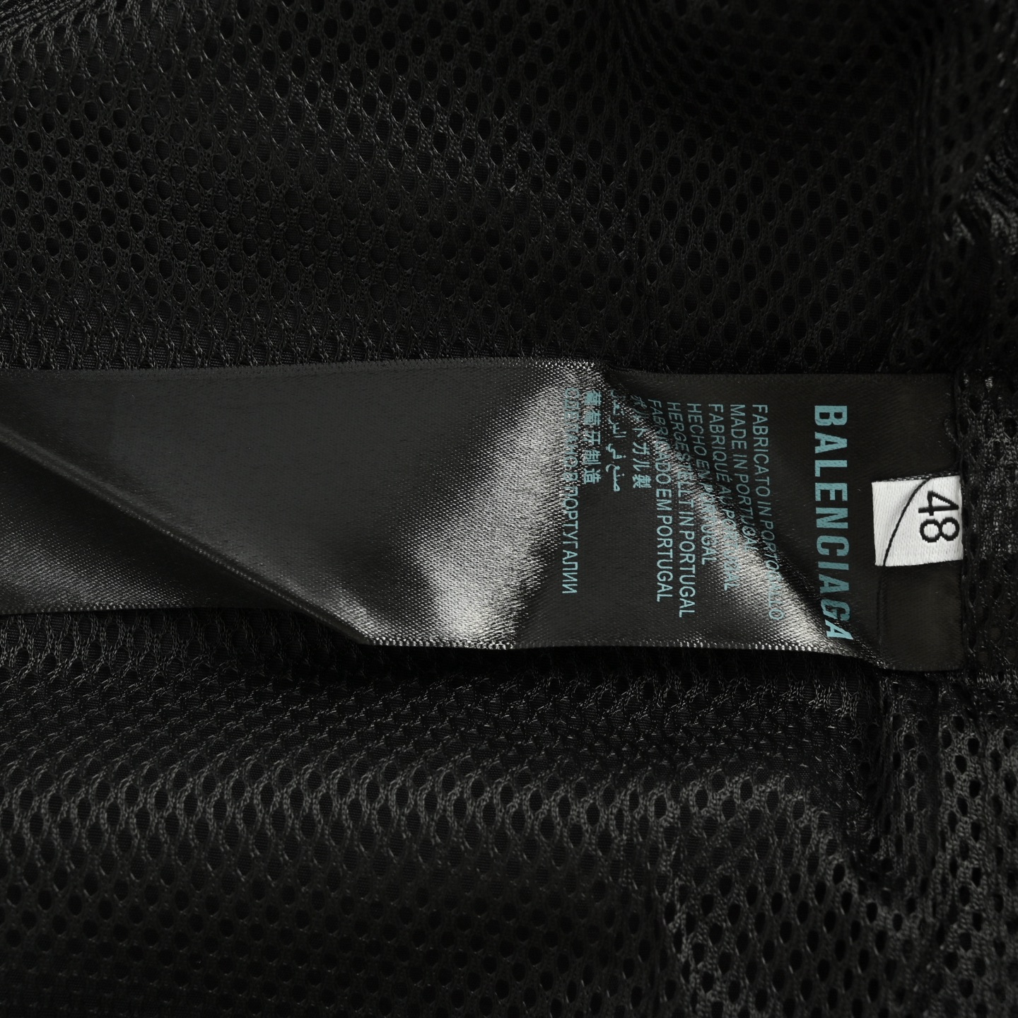 Balenciaga/巴黎世家 安德玛联名字母立领外套-Chinese UA Cheap High Quatity Brand Clothes Bags handbags Sneakers wholesale wholesaler seller from China Factory suppliers Fashion Clothing Shoes best Quality Beautiful Price Balenciaga/巴黎世家 安德玛联名字母立领外套