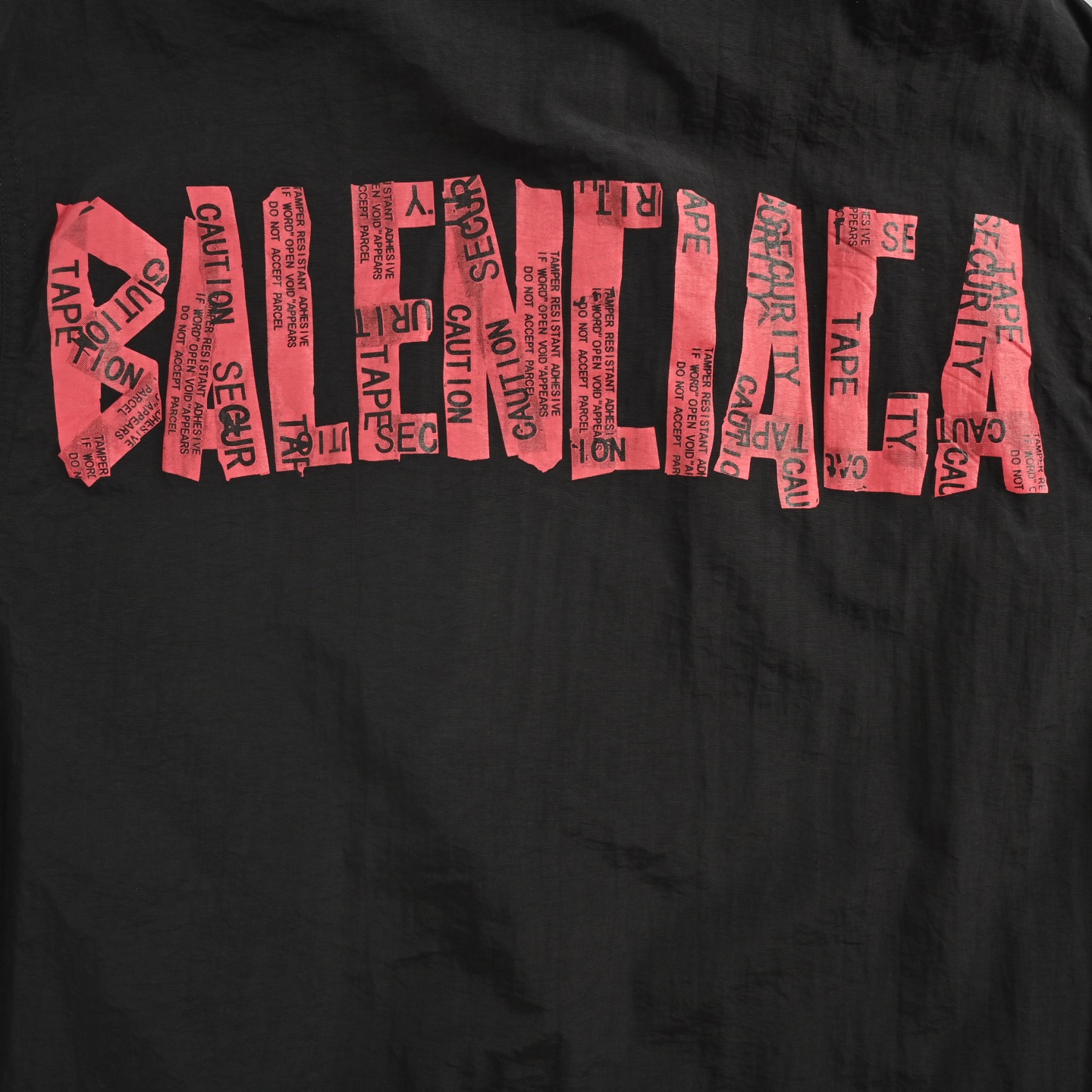 Balenciaga/巴黎世家 24Fw 字母红胶带印花连帽外套-Chinese UA Cheap High Quatity Brand Clothes Bags handbags Sneakers wholesale wholesaler seller from China Factory suppliers Fashion Clothing Shoes best Quality Beautiful Price Balenciaga/巴黎世家 24Fw 字母红胶带印花连帽外套