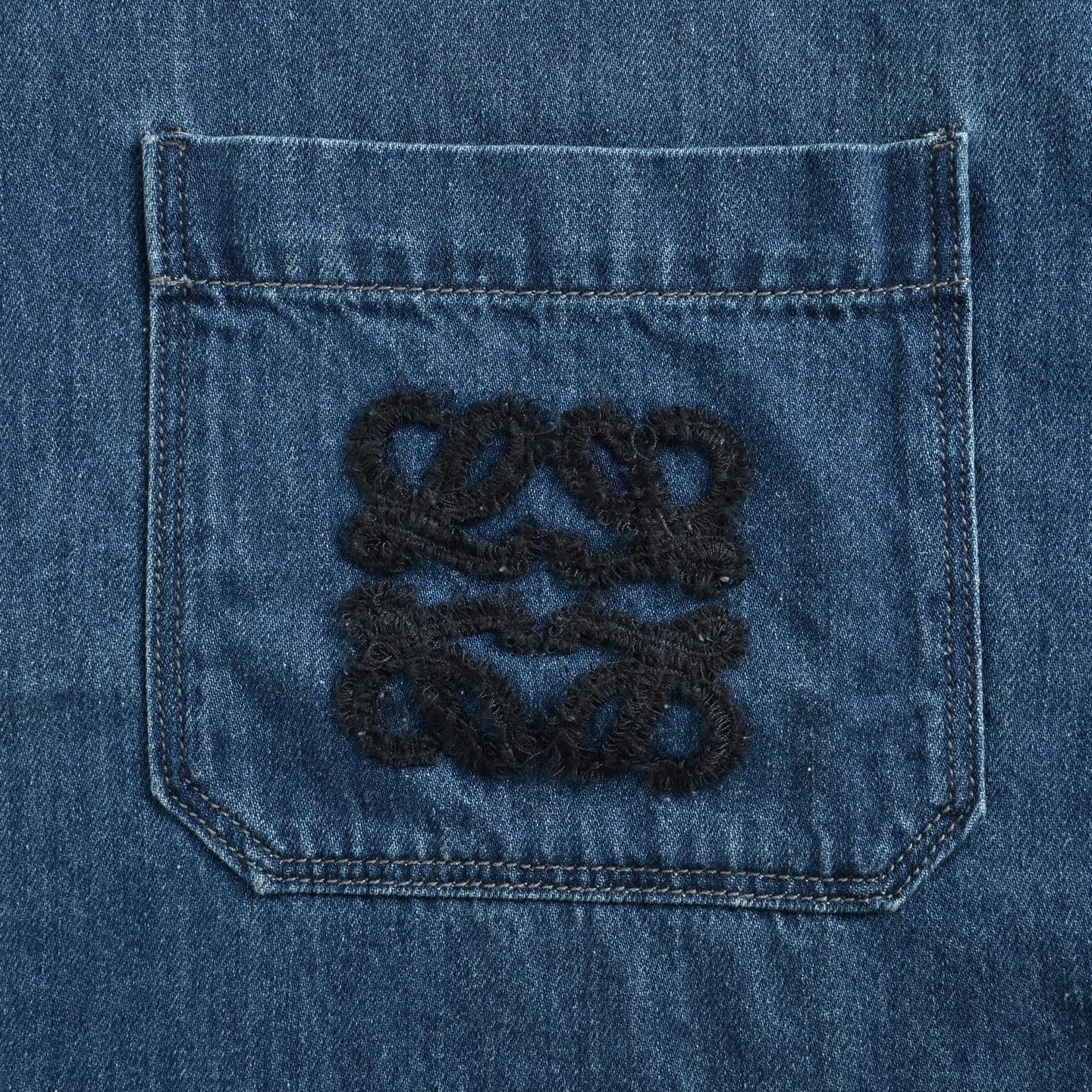 Loewe/罗意威 25ss 绣花口袋牛仔短袖衬衫