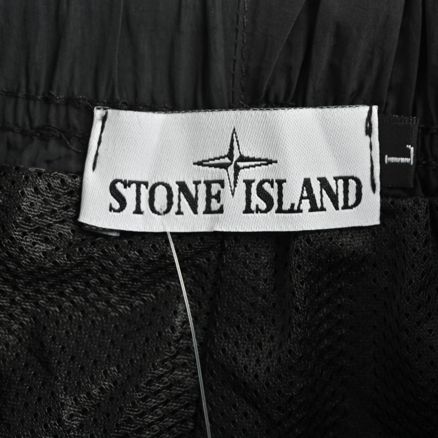 Stone Island/石头岛 金属尼龙徽章短裤 黑色 银色 军绿