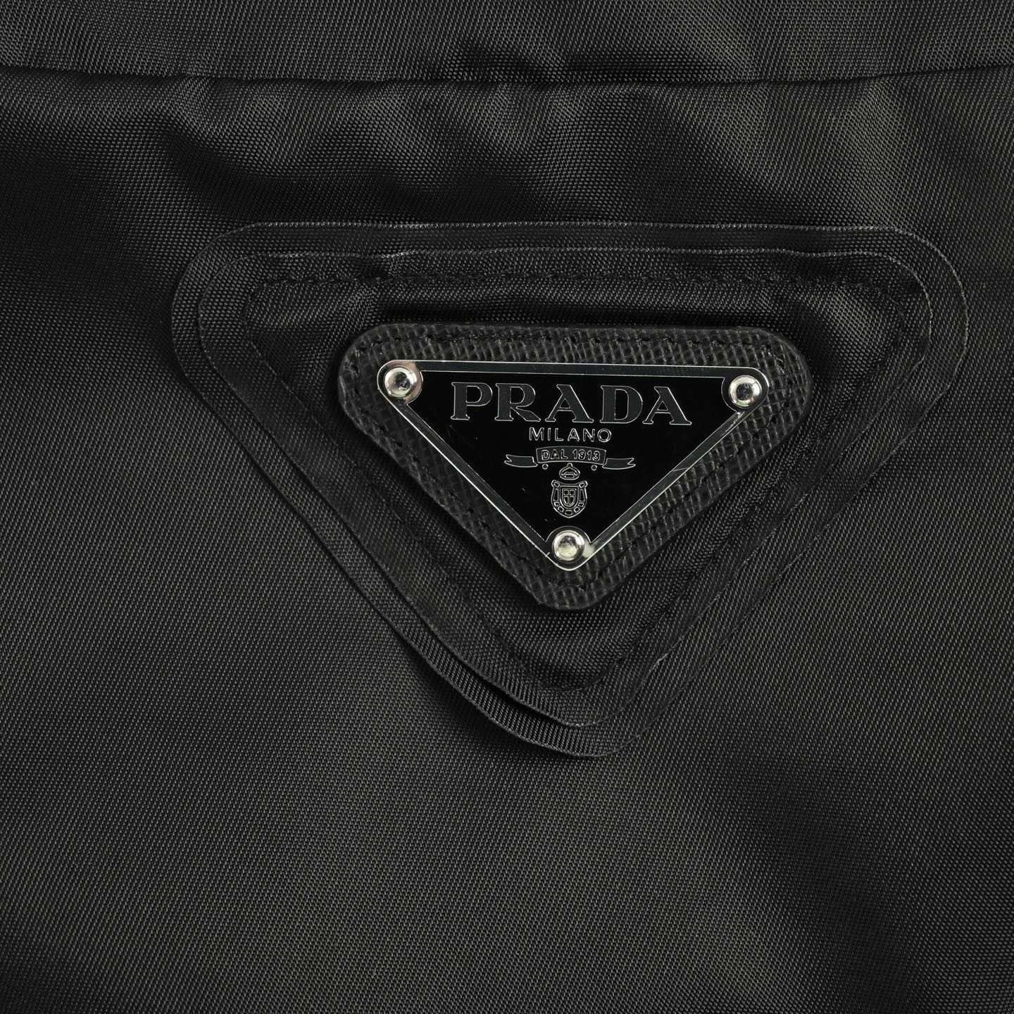 Prada/普拉达 25Fw 后领三角标立领夹克外套