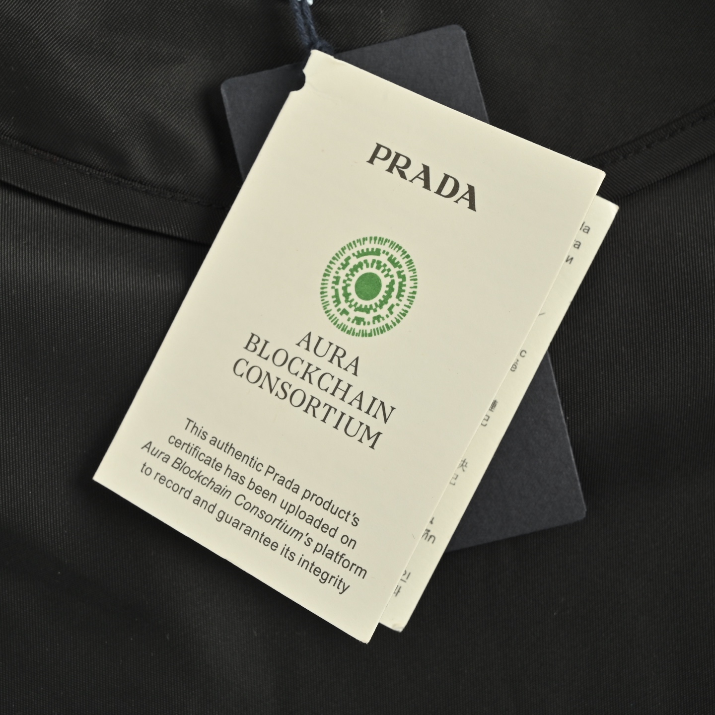 Prada/普拉达 25Fw 后领三角标立领夹克外套