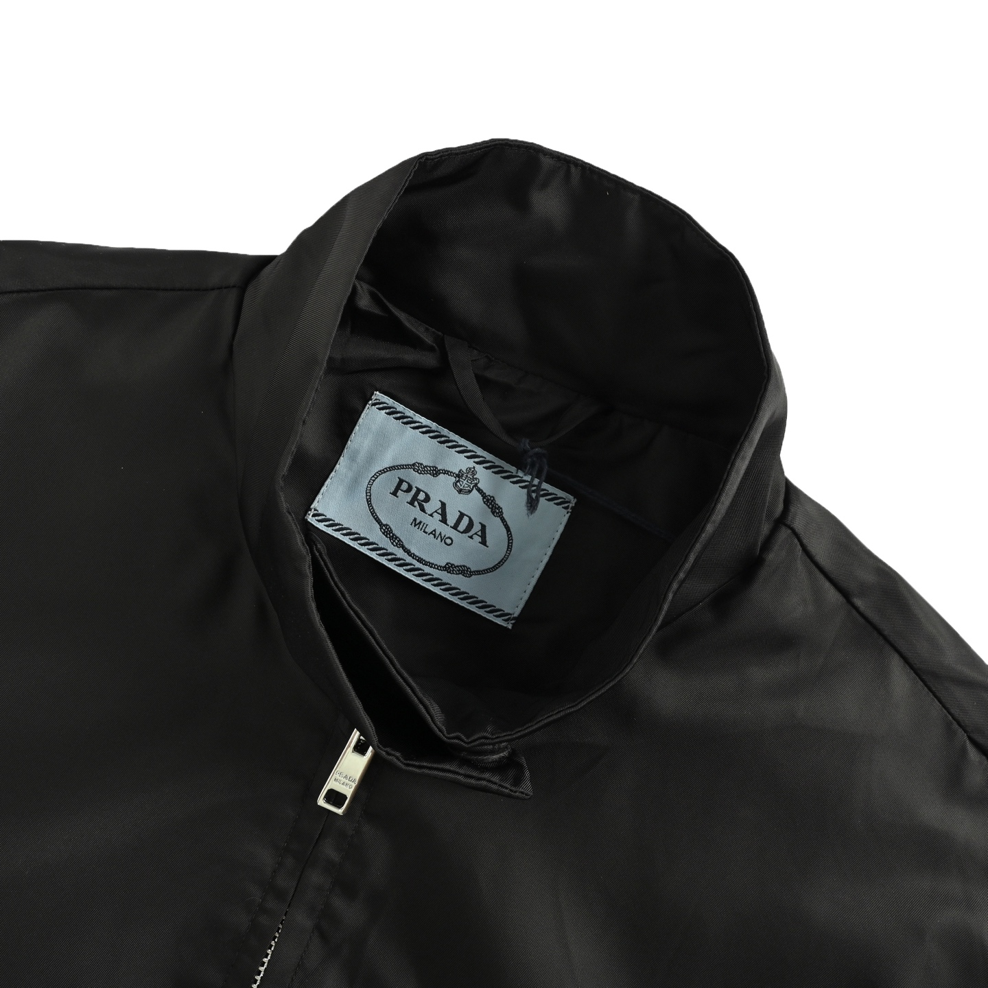 Prada/普拉达 25Fw 后领三角标立领夹克外套