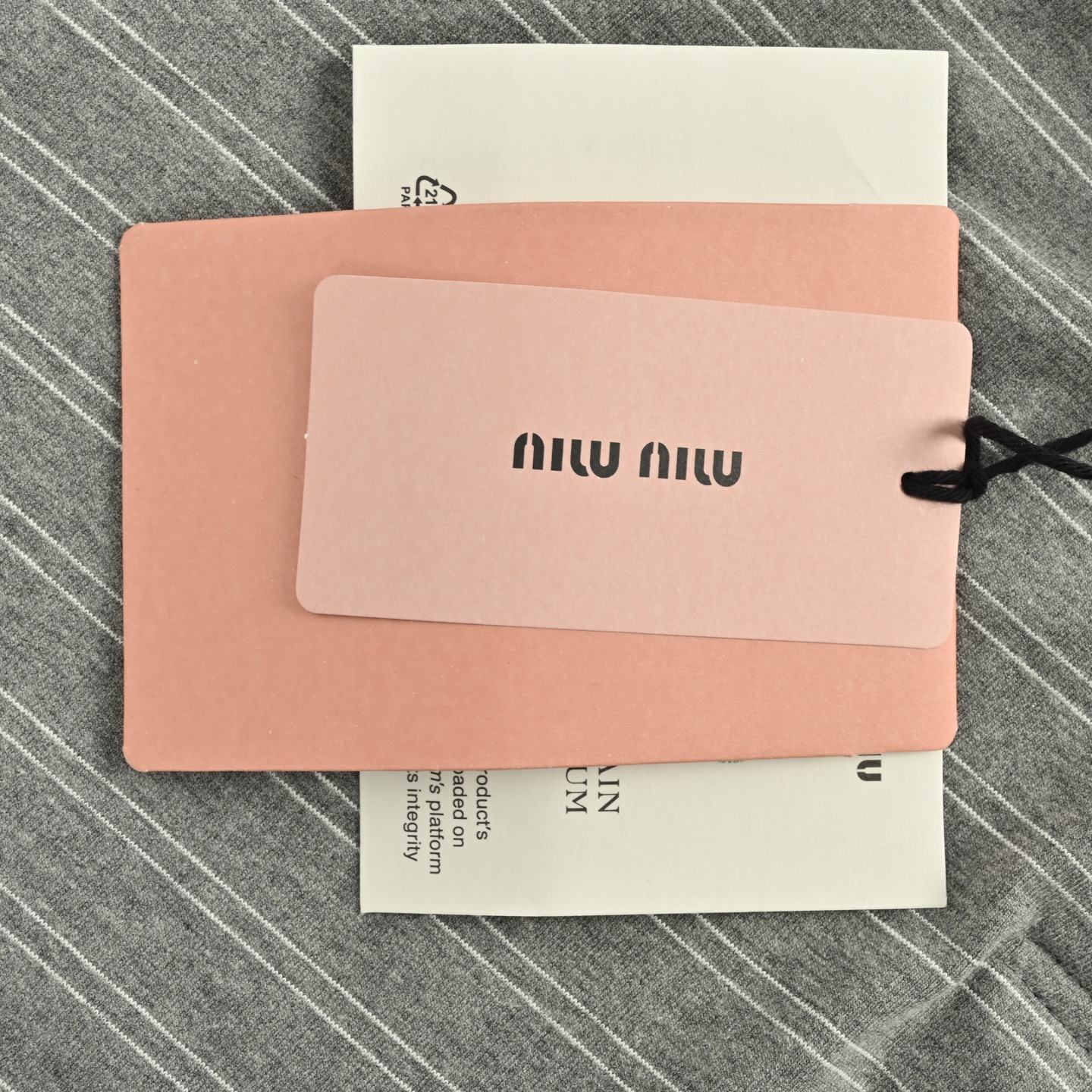 Miu Miu/缪缪 25Fw 小标条纹翻领Polo长袖T恤-Chinese UA Cheap High Quatity Brand Clothes Bags handbags Sneakers wholesale wholesaler seller from China Factory suppliers Fashion Clothing Shoes best Quality Beautiful Price Miu Miu/缪缪 25Fw 小标条纹翻领Polo长袖T恤