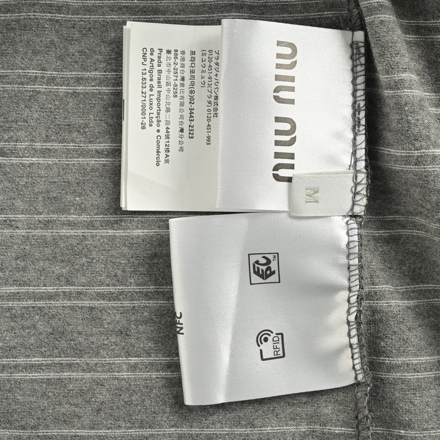 Miu Miu/缪缪 25Fw 小标条纹翻领Polo长袖T恤-Chinese UA Cheap High Quatity Brand Clothes Bags handbags Sneakers wholesale wholesaler seller from China Factory suppliers Fashion Clothing Shoes best Quality Beautiful Price Miu Miu/缪缪 25Fw 小标条纹翻领Polo长袖T恤