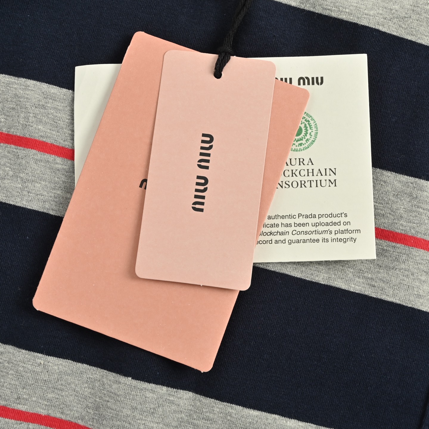 Miu Miu/缪缪 25Fw 口袋徽标条纹长袖T恤-Chinese UA Cheap High Quatity Brand Clothes Bags handbags Sneakers wholesale wholesaler seller from China Factory suppliers Fashion Clothing Shoes best Quality Beautiful Price Miu Miu/缪缪 25Fw 口袋徽标条纹长袖T恤