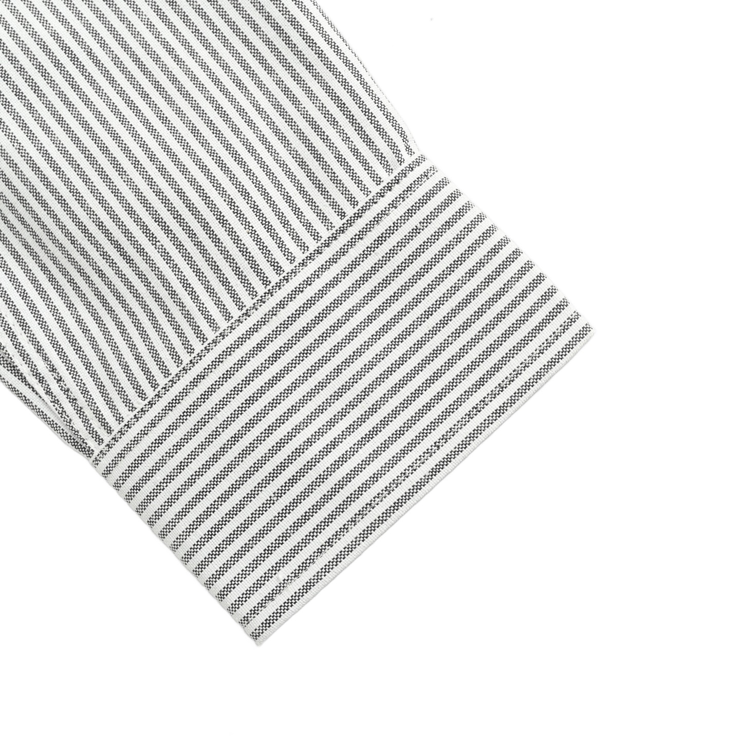 Ami 25ss 黑色爱心刺绣衬衫 AMI Paris 2025秋冬胸前黑色经典小爱心剌绣 休闲棉质纯色长袖牛津衬衫 白色 蓝色