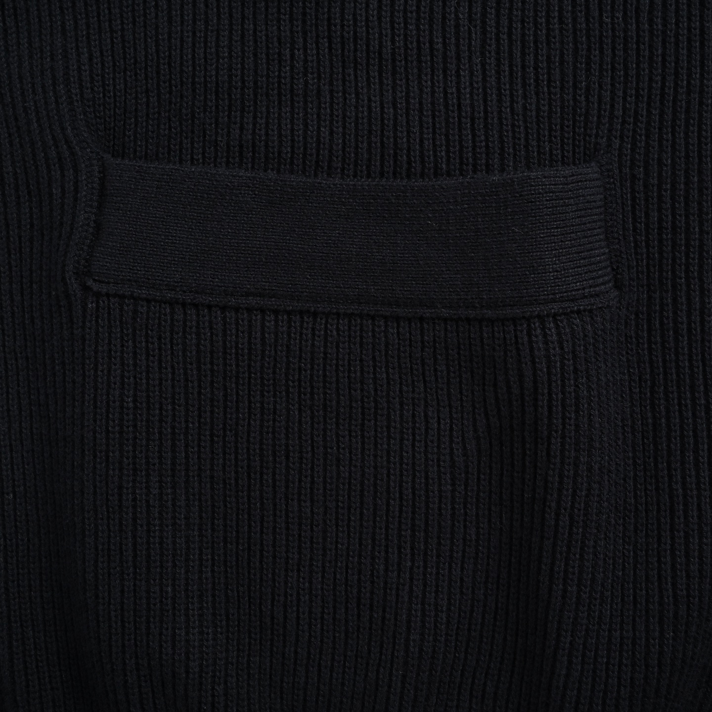 Gucci/古驰 25Fw 领口嵌花针织毛衣开衫-Chinese UA Cheap High Quatity Brand Clothes Bags handbags Sneakers wholesale wholesaler seller from China Factory suppliers Fashion Clothing Shoes best Quality Beautiful Price Gucci/古驰 25Fw 领口嵌花针织毛衣开衫