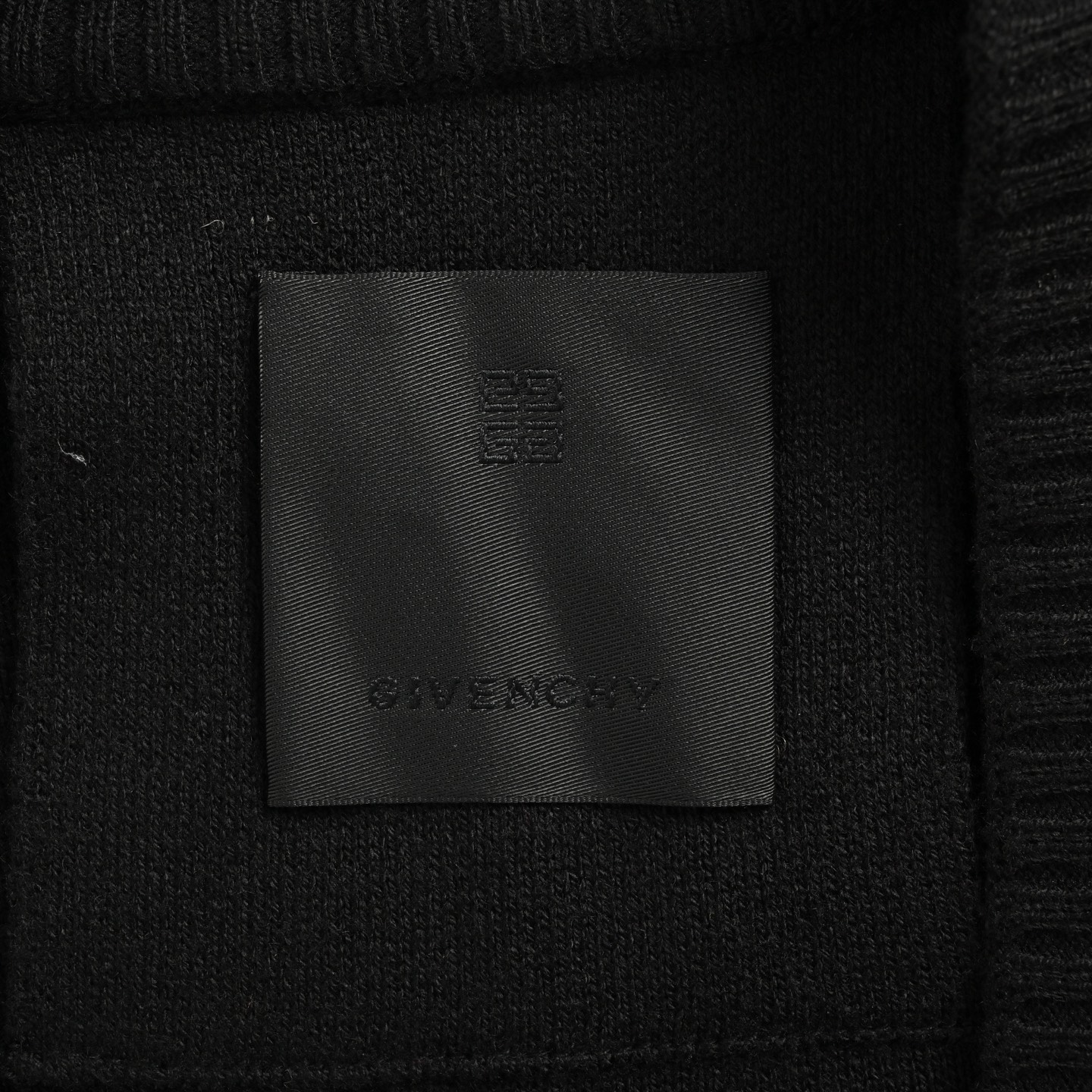 GIVENCHY/纪梵希 锁扣毛衣开衫-Chinese UA Cheap High Quatity Brand Clothes Bags handbags Sneakers wholesale wholesaler seller from China Factory suppliers Fashion Clothing Shoes best Quality Beautiful Price GIVENCHY/纪梵希 锁扣毛衣开衫