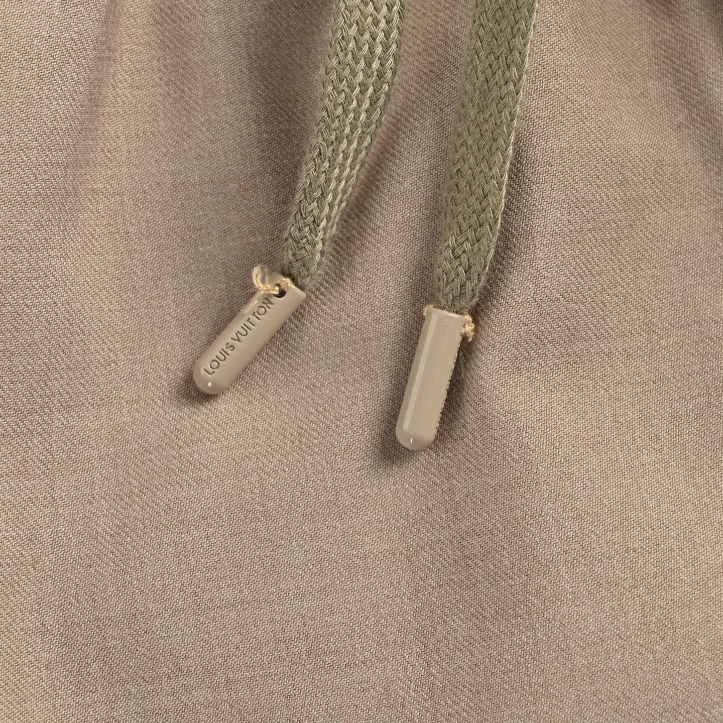 Louis Vuitton/路易威登 25ss 卡其羊毛休闲西裤-Chinese UA Cheap High Quatity Brand Clothes Bags handbags Sneakers wholesale wholesaler seller from China Factory suppliers Fashion Clothing Shoes best Quality Beautiful Price Louis Vuitton/路易威登 25ss 卡其羊毛休闲西裤