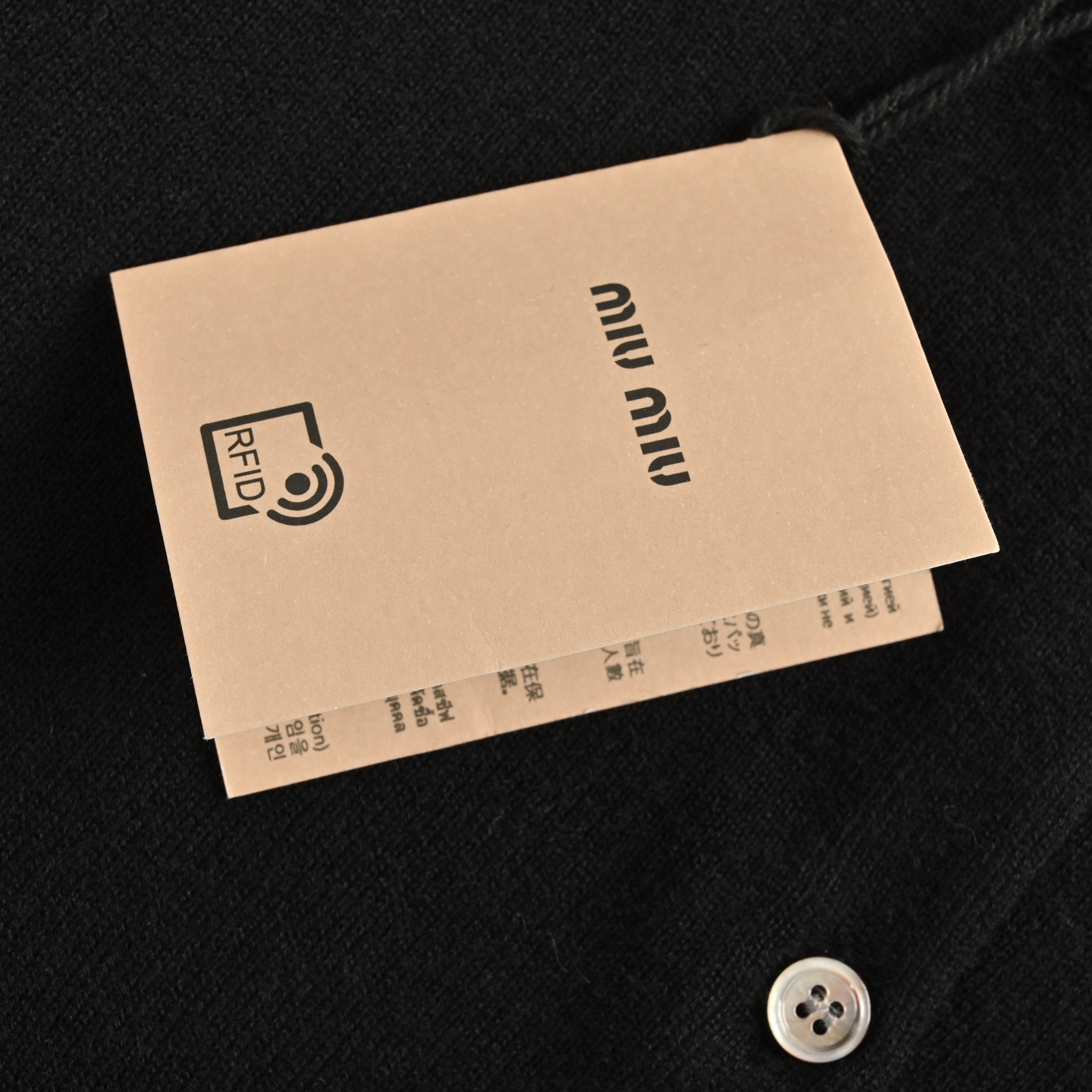 Miu Miu/缪缪 小字羊绒混纺针织长袖开衫-Chinese UA Cheap High Quatity Brand Clothes Bags handbags Sneakers wholesale wholesaler seller from China Factory suppliers Fashion Clothing Shoes best Quality Beautiful Price Miu Miu/缪缪 小字羊绒混纺针织长袖开衫