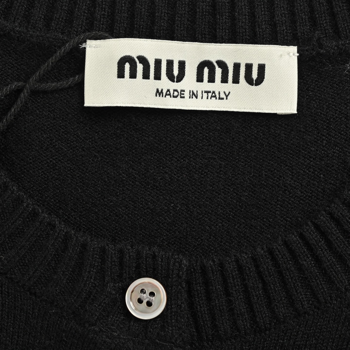 Miu Miu/缪缪 小字羊绒混纺针织长袖开衫-Chinese UA Cheap High Quatity Brand Clothes Bags handbags Sneakers wholesale wholesaler seller from China Factory suppliers Fashion Clothing Shoes best Quality Beautiful Price Miu Miu/缪缪 小字羊绒混纺针织长袖开衫
