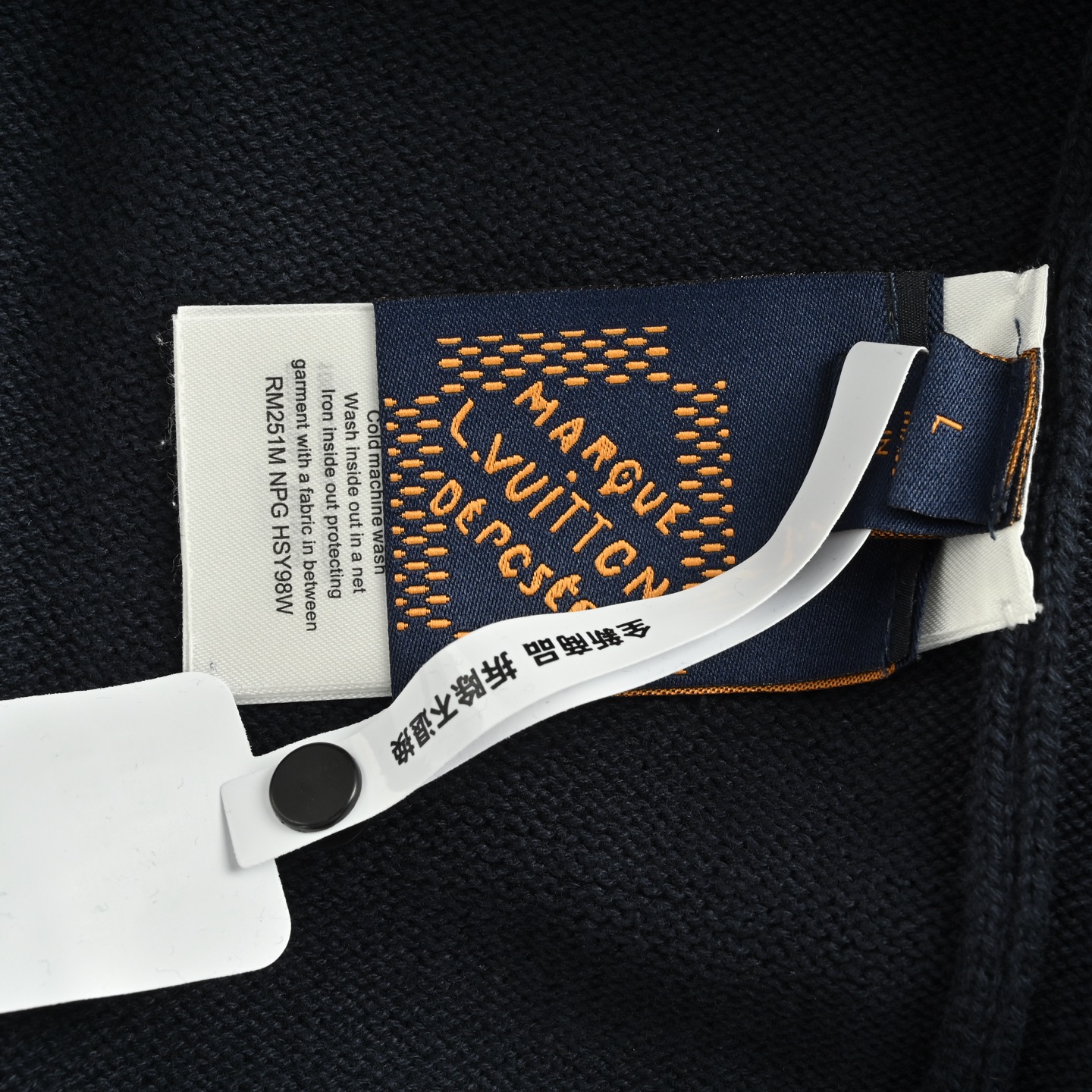 Louis Vuitton/路易威登 海螺勋章肩扣圆领针织毛衣-Chinese UA Cheap High Quatity Brand Clothes Bags handbags Sneakers wholesale wholesaler seller from China Factory suppliers Fashion Clothing Shoes best Quality Beautiful Price Louis Vuitton/路易威登 海螺勋章肩扣圆领针织毛衣