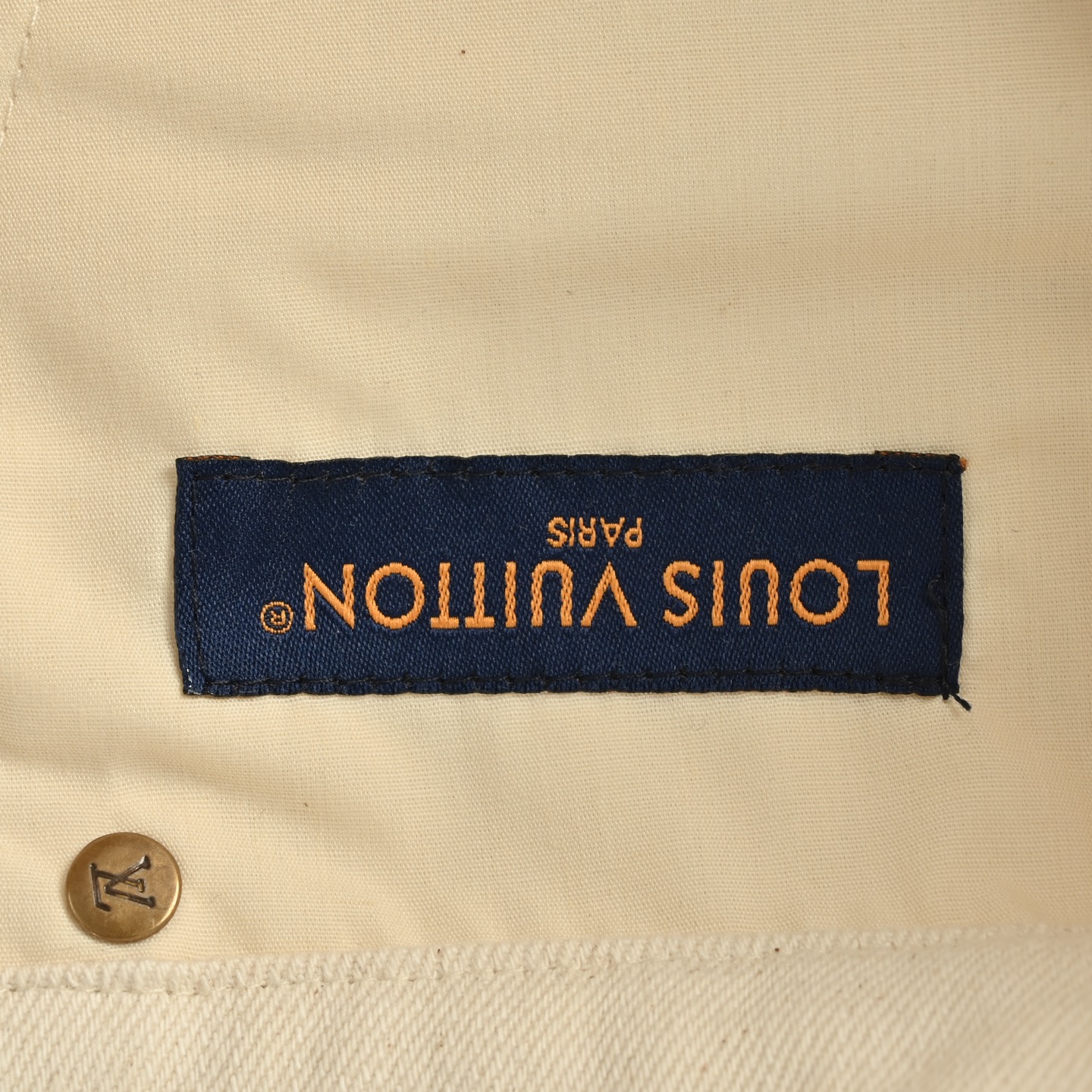 Louis Vuitton/路易威登 25ss 口袋皮标牛仔短裤-Chinese UA Cheap High Quatity Brand Clothes Bags handbags Sneakers wholesale wholesaler seller from China Factory suppliers Fashion Clothing Shoes best Quality Beautiful Price Louis Vuitton/路易威登 25ss 口袋皮标牛仔短裤