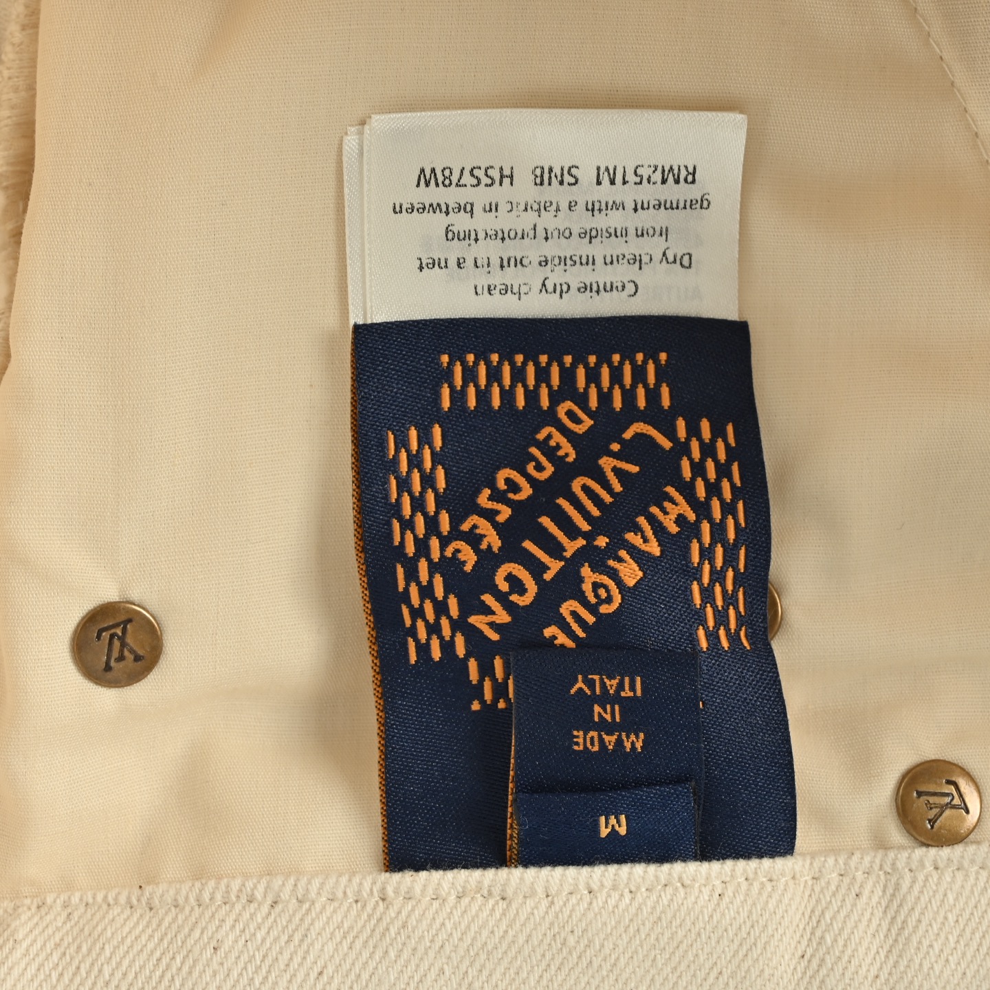 Louis Vuitton/路易威登 25ss 口袋皮标牛仔短裤-Chinese UA Cheap High Quatity Brand Clothes Bags handbags Sneakers wholesale wholesaler seller from China Factory suppliers Fashion Clothing Shoes best Quality Beautiful Price Louis Vuitton/路易威登 25ss 口袋皮标牛仔短裤