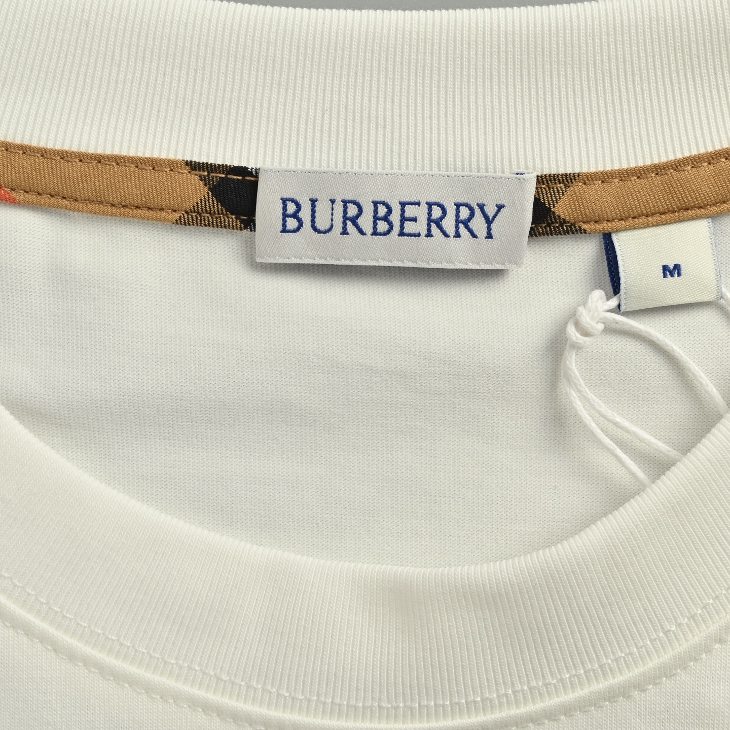 Burberry/巴宝莉 25ss 情人节爱心字母刺绣短袖-Top High Quatity Cheap Sneakers Fashion Clothing Clothes Bags handbags Shoes of all Brand wholesale With The best Quality And Beautiful Price from China Factory Chinese suppliers wholesaler seller Burberry/巴宝莉 25ss 情人节爱心字母刺绣短袖