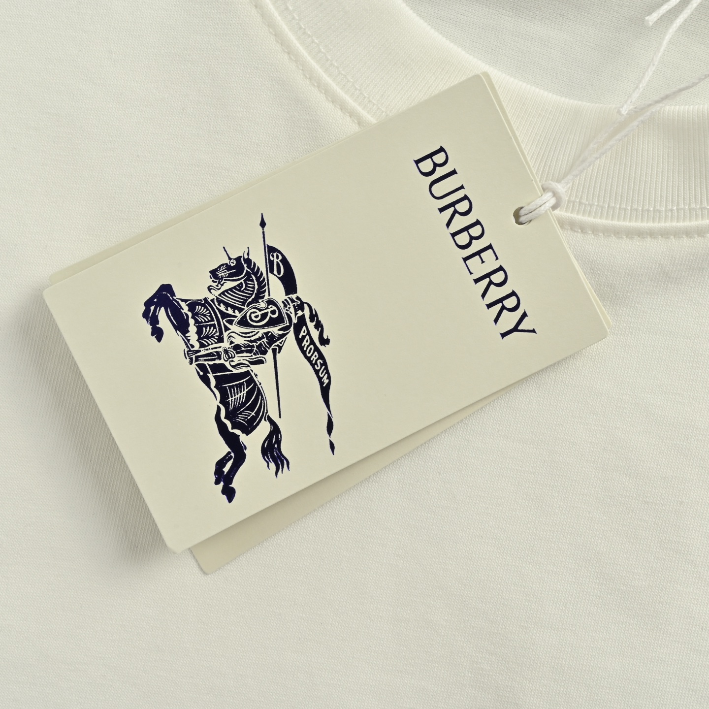 Burberry/巴宝莉 25ss 情人节爱心字母刺绣短袖-Top High Quatity Cheap Sneakers Fashion Clothing Clothes Bags handbags Shoes of all Brand wholesale With The best Quality And Beautiful Price from China Factory Chinese suppliers wholesaler seller Burberry/巴宝莉 25ss 情人节爱心字母刺绣短袖