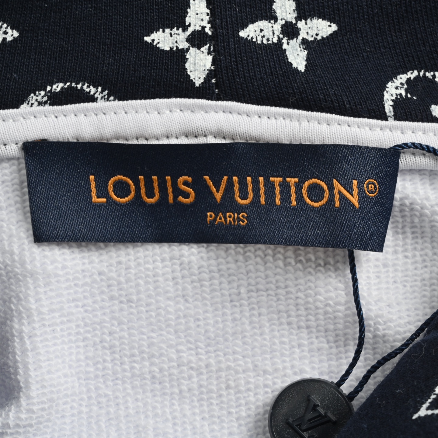 Louis Vuitton/路易威登 老花拼帽绳连帽卫衣-Chinese UA Cheap High Quatity Brand Clothes Bags handbags Sneakers wholesale wholesaler seller from China Factory suppliers Fashion Clothing Shoes best Quality Beautiful Price Louis Vuitton/路易威登 老花拼帽绳连帽卫衣