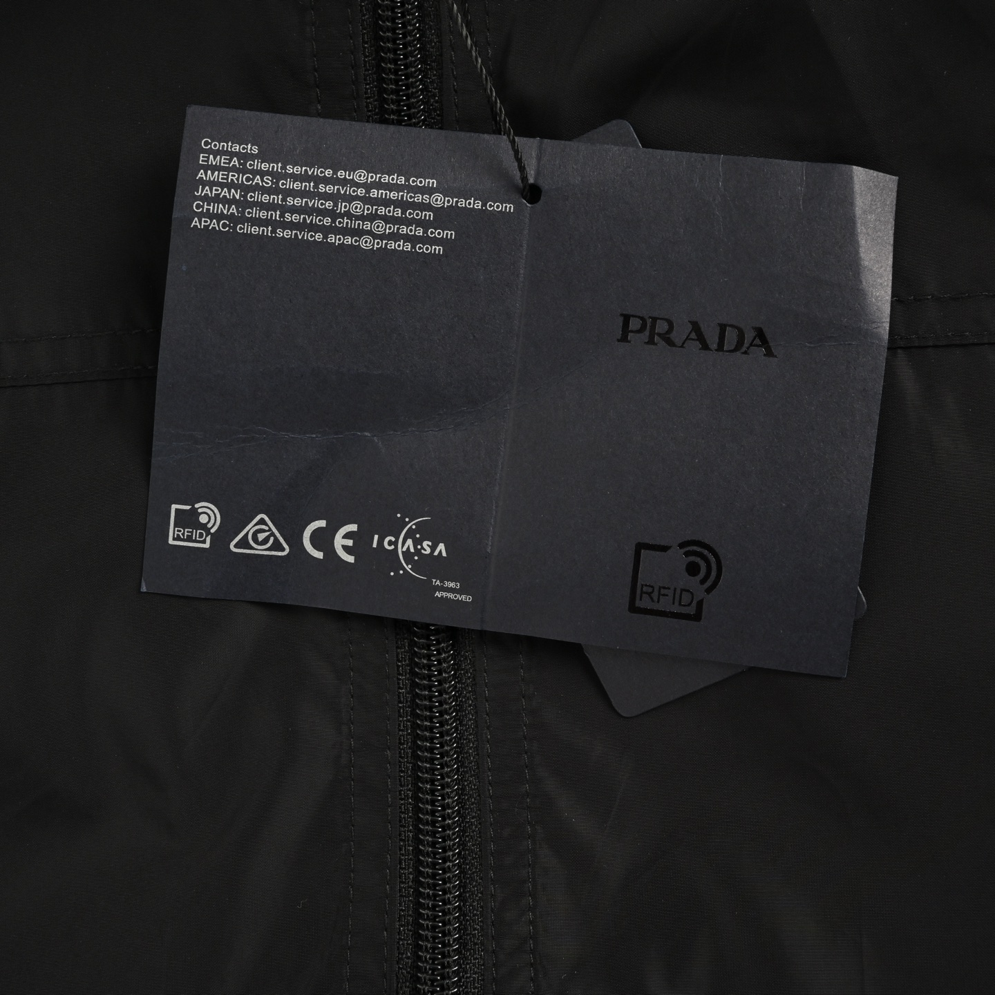Prada/普拉达 25Fw 手臂三角标立领夹克