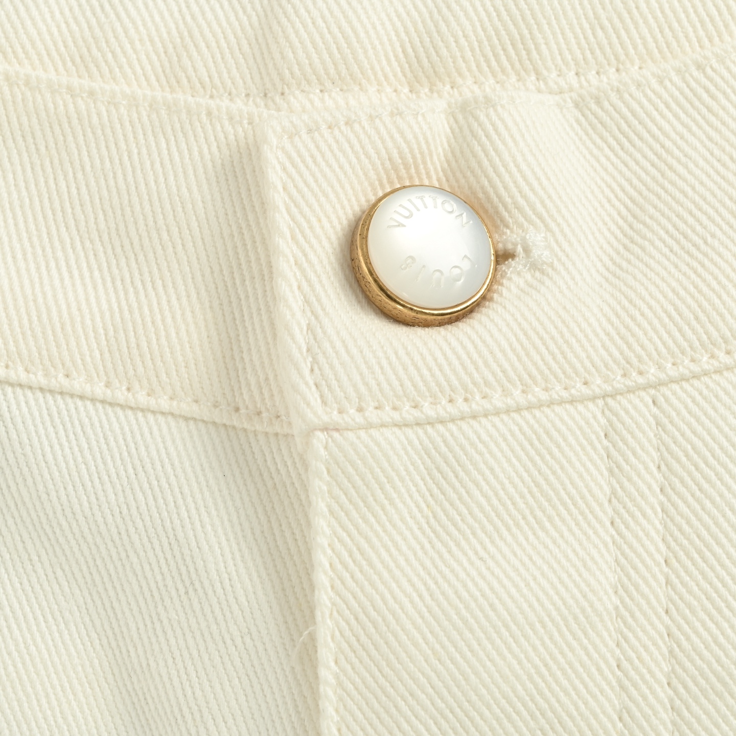 Louis Vuitton/路易威登 25Fw 后袋刺绣logo牛仔裤-Chinese UA Cheap High Quatity Brand Clothes Bags handbags Sneakers wholesale wholesaler seller from China Factory suppliers Fashion Clothing Shoes best Quality Beautiful Price Louis Vuitton/路易威登 25Fw 后袋刺绣logo牛仔裤