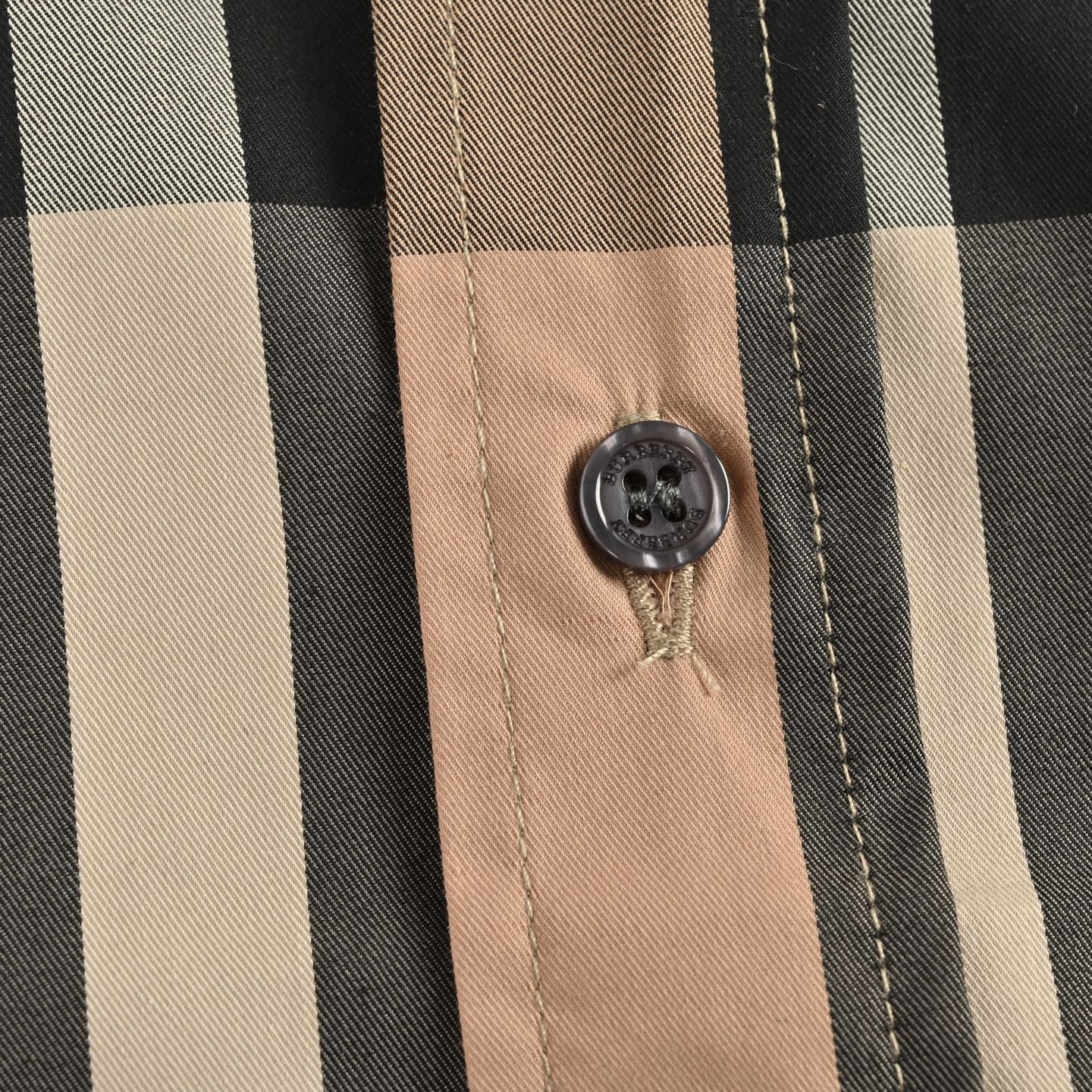 Burberry/巴宝莉 大格纹条纹长袖衬衫-Chinese UA Cheap High Quatity Brand Clothes Bags handbags Sneakers wholesale wholesaler seller from China Factory suppliers Fashion Clothing Shoes best Quality Beautiful Price Burberry/巴宝莉 大格纹条纹长袖衬衫