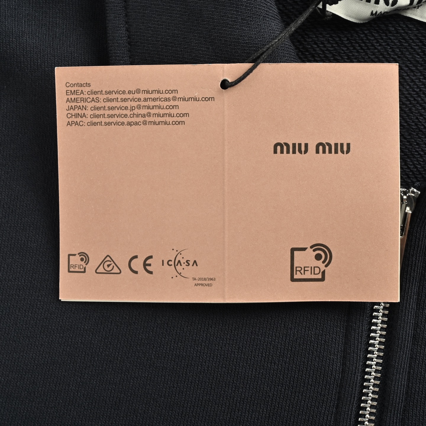 Miu Miu/缪缪 25Fw 贴布字母拼色半拉链翻领卫衣-Chinese UA Cheap High Quatity Brand Clothes Bags handbags Sneakers wholesale wholesaler seller from China Factory suppliers Fashion Clothing Shoes best Quality Beautiful Price Miu Miu/缪缪 25Fw 贴布字母拼色半拉链翻领卫衣