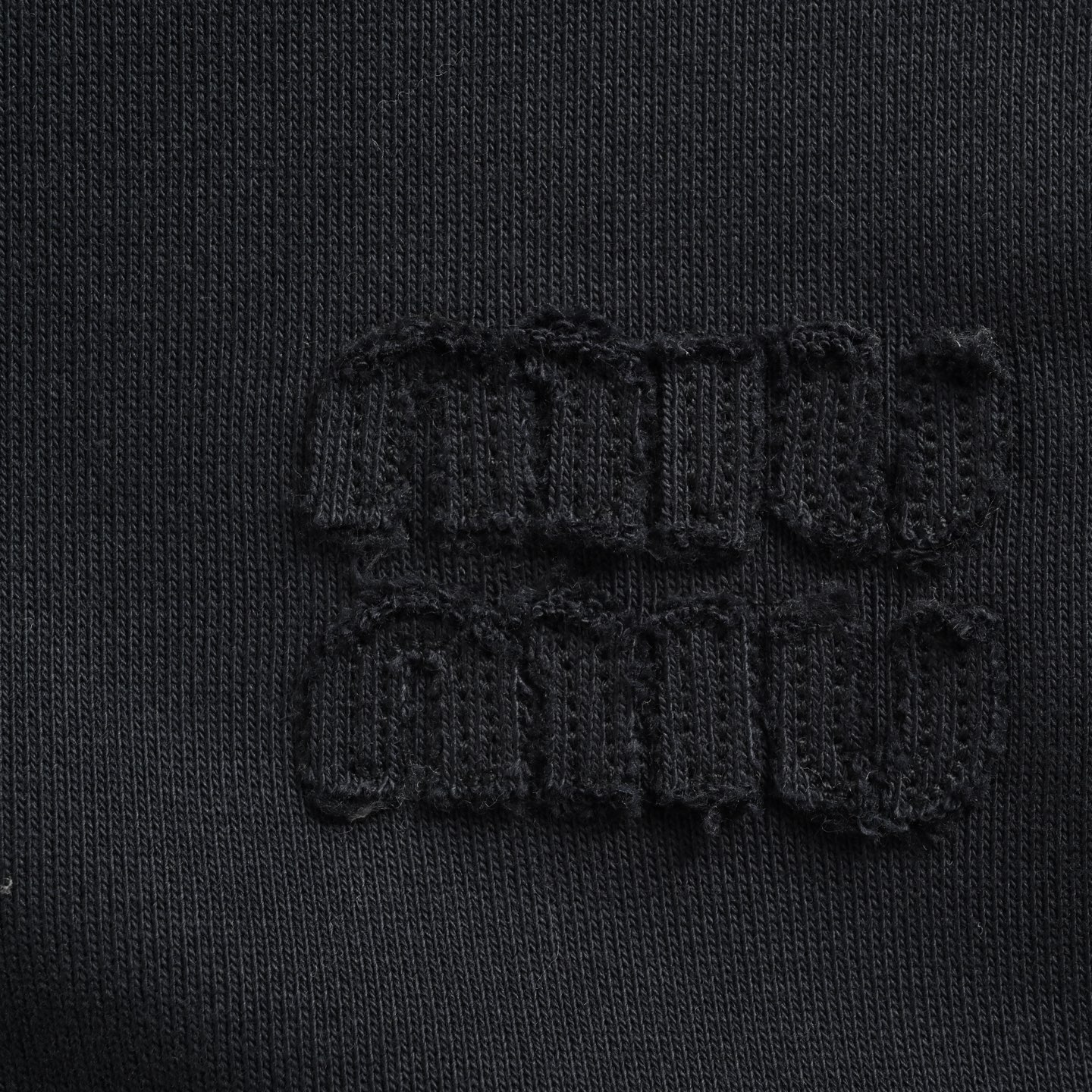 Miu Miu/缪缪 25Fw 贴布字母拼色半拉链翻领卫衣-Chinese UA Cheap High Quatity Brand Clothes Bags handbags Sneakers wholesale wholesaler seller from China Factory suppliers Fashion Clothing Shoes best Quality Beautiful Price Miu Miu/缪缪 25Fw 贴布字母拼色半拉链翻领卫衣