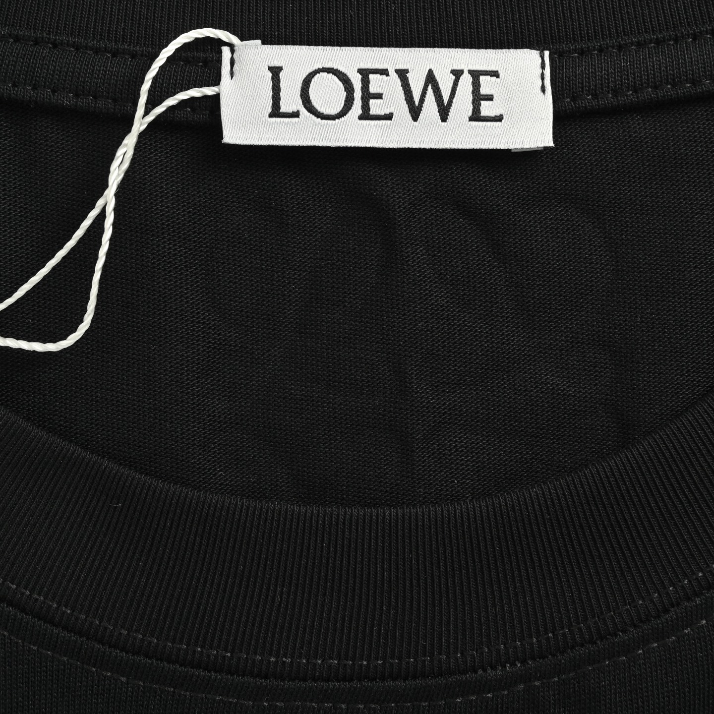 Loewe/罗意威 25ss 签名字母短袖-Chinese UA Cheap High Quatity Brand Clothes Bags handbags Sneakers wholesale wholesaler seller from China Factory suppliers Fashion Clothing Shoes best Quality Beautiful Price Loewe/罗意威 25ss 签名字母短袖