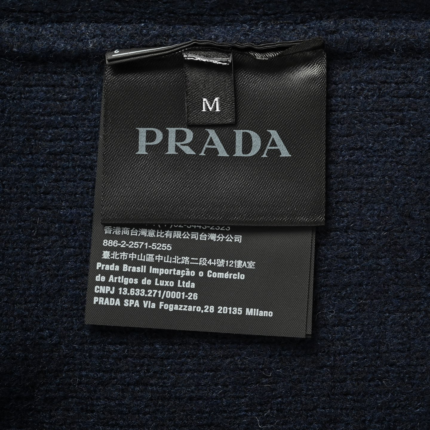 Prada/普拉达 倒三角针织拉链开衫外套-High Quatity Cheap Brand wholesale wholesaler seller Clothes Bags handbags Sneakers Top Fashion Clothing Shoes from China Factory Chinese suppliers best Quality Beautiful Price Prada/普拉达 倒三角针织拉链开衫外套