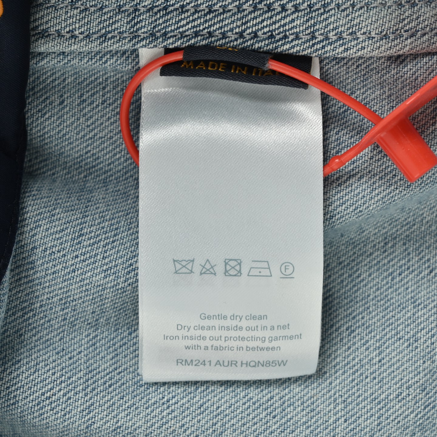 Louis Vuitton/路易威登 老花水洗破洞牛仔夹克外套-Chinese UA Cheap High Quatity Brand Clothes Bags handbags Sneakers wholesale wholesaler seller from China Factory suppliers Fashion Clothing Shoes best Quality Beautiful Price Louis Vuitton/路易威登 老花水洗破洞牛仔夹克外套