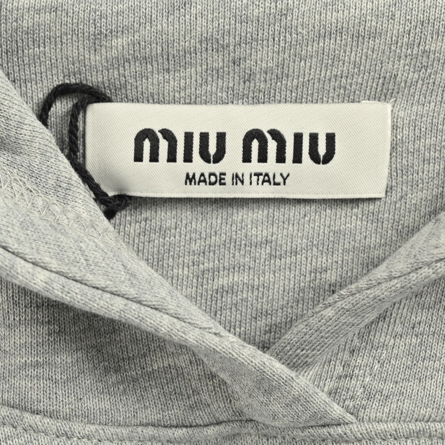 Miu Miu/缪缪 25Fw 灰色贴绣连帽卫衣-Chinese UA Cheap High Quatity Brand Clothes Bags handbags Sneakers wholesale wholesaler seller from China Factory suppliers Fashion Clothing Shoes best Quality Beautiful Price Miu Miu/缪缪 25Fw 灰色贴绣连帽卫衣