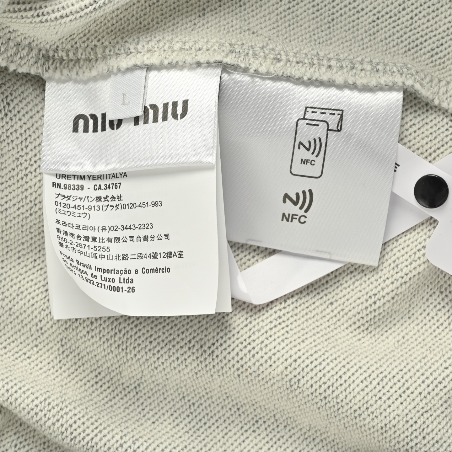 Miu Miu/缪缪 25Fw 灰色贴绣连帽卫衣-Chinese UA Cheap High Quatity Brand Clothes Bags handbags Sneakers wholesale wholesaler seller from China Factory suppliers Fashion Clothing Shoes best Quality Beautiful Price Miu Miu/缪缪 25Fw 灰色贴绣连帽卫衣