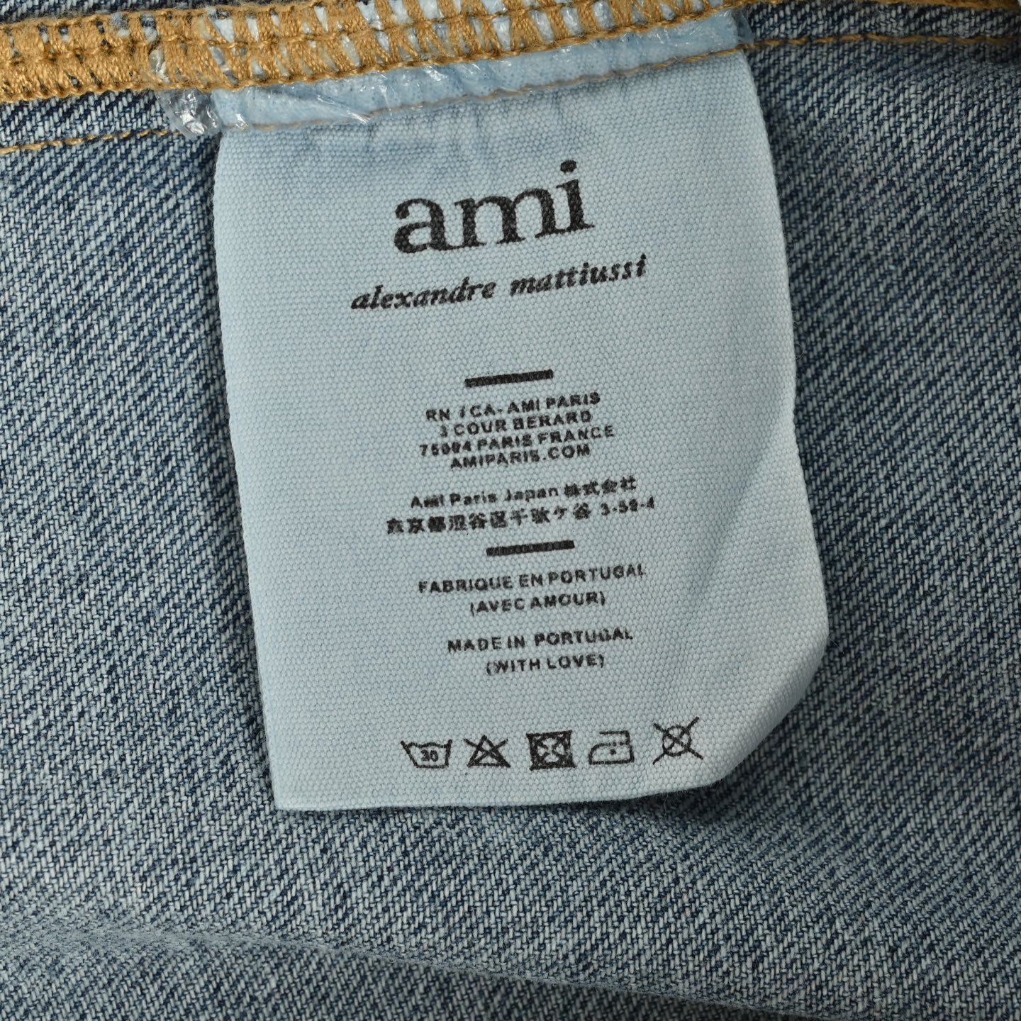 Ami 25Fw 编织爱心刺绣牛仔衬衫外套 AMI PARIS 25秋冬新品编织爱心刺绣长袖牛仔宽松休闲翻领外套-Chinese UA Cheap High Quatity Brand Clothes Bags handbags Sneakers wholesale wholesaler seller from China Factory suppliers Fashion Clothing Shoes best Quality Beautiful Price Ami 25Fw 编织爱心刺绣牛仔衬衫外套 AMI PARIS 25秋冬新品编织爱心刺绣长袖牛仔宽松休闲翻领外套
