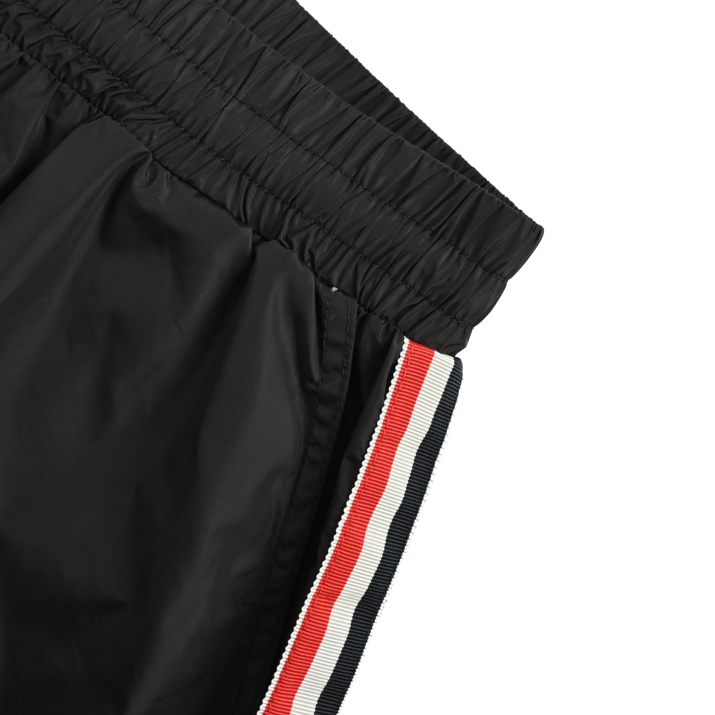 ONCLER/蒙口 侧边织带徽标沙滩短裤-Chinese UA Cheap High Quatity Brand Clothes Bags handbags Sneakers wholesale wholesaler seller from China Factory suppliers Fashion Clothing Shoes best Quality Beautiful Price ONCLER/蒙口 侧边织带徽标沙滩短裤