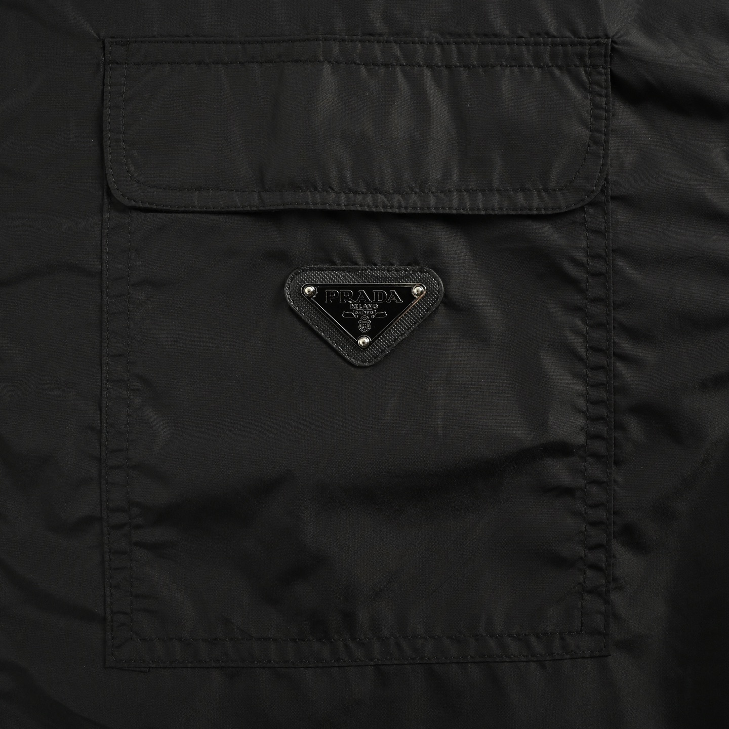 Prada /普拉达 经典口袋三角标拉链短袖衬衫