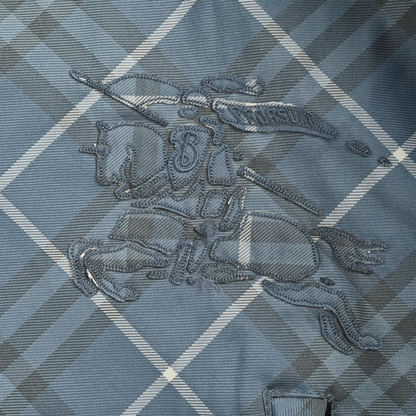 Burberry/巴宝莉 25Fw 菱形斜格纹战马刺绣双面穿夹克外套贴花刺绣-Chinese UA Cheap High Quatity Brand Clothes Bags handbags Sneakers wholesale wholesaler seller from China Factory suppliers Fashion Clothing Shoes best Quality Beautiful Price Burberry/巴宝莉 25Fw 菱形斜格纹战马刺绣双面穿夹克外套贴花刺绣