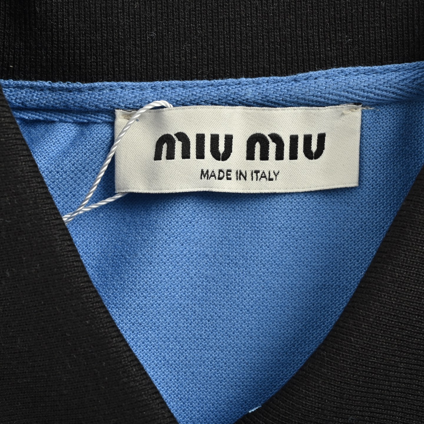 Miu Miu/缪缪东京popup限定蓝拼翻领长袖T恤-Chinese UA Cheap High Quatity Brand Clothes Bags handbags Sneakers wholesale wholesaler seller from China Factory suppliers Fashion Clothing Shoes best Quality Beautiful Price Miu Miu/缪缪东京popup限定蓝拼翻领长袖T恤