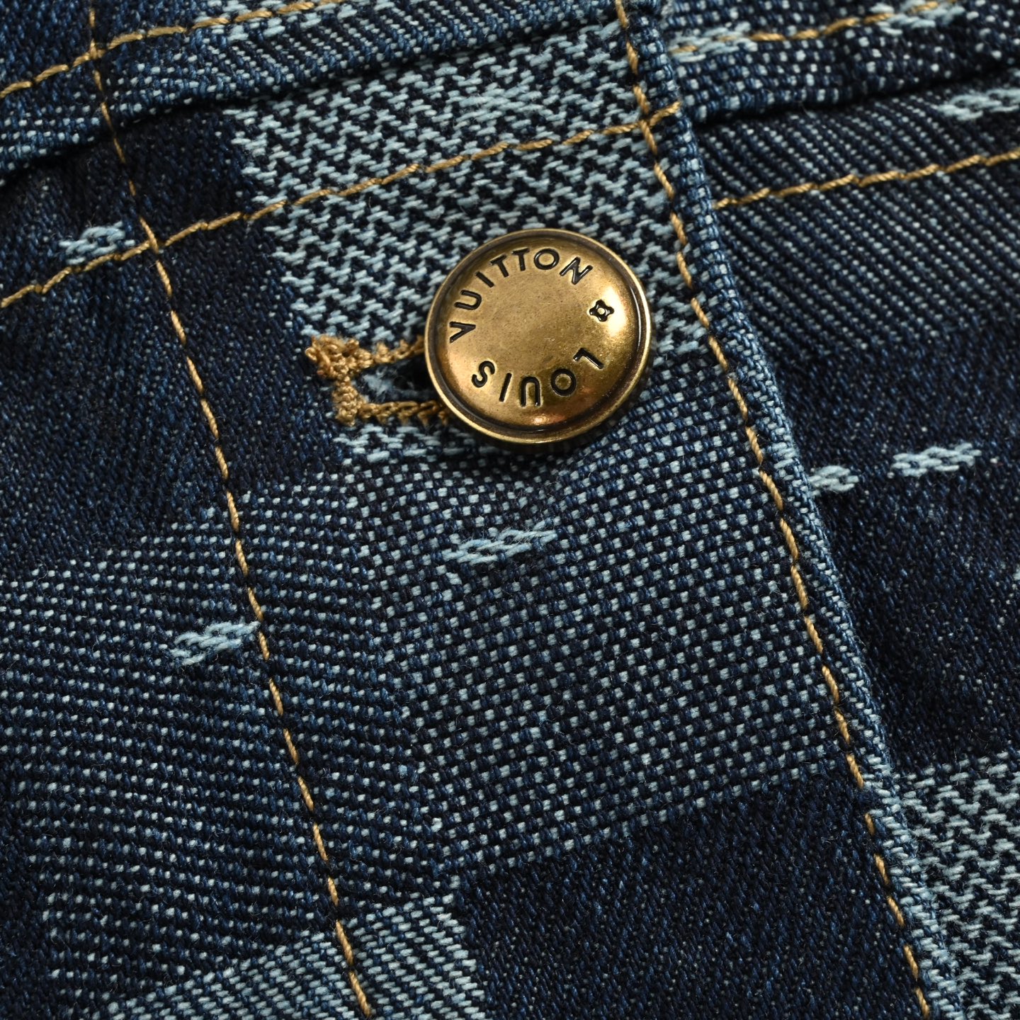 Louis Vuitton &NigoLV联名款补丁马赛克格子套装牛仔外套-Chinese UA Cheap High Quatity Brand Clothes Bags handbags Sneakers wholesale wholesaler seller from China Factory suppliers Fashion Clothing Shoes best Quality Beautiful Price Louis Vuitton &NigoLV联名款补丁马赛克格子套装牛仔外套