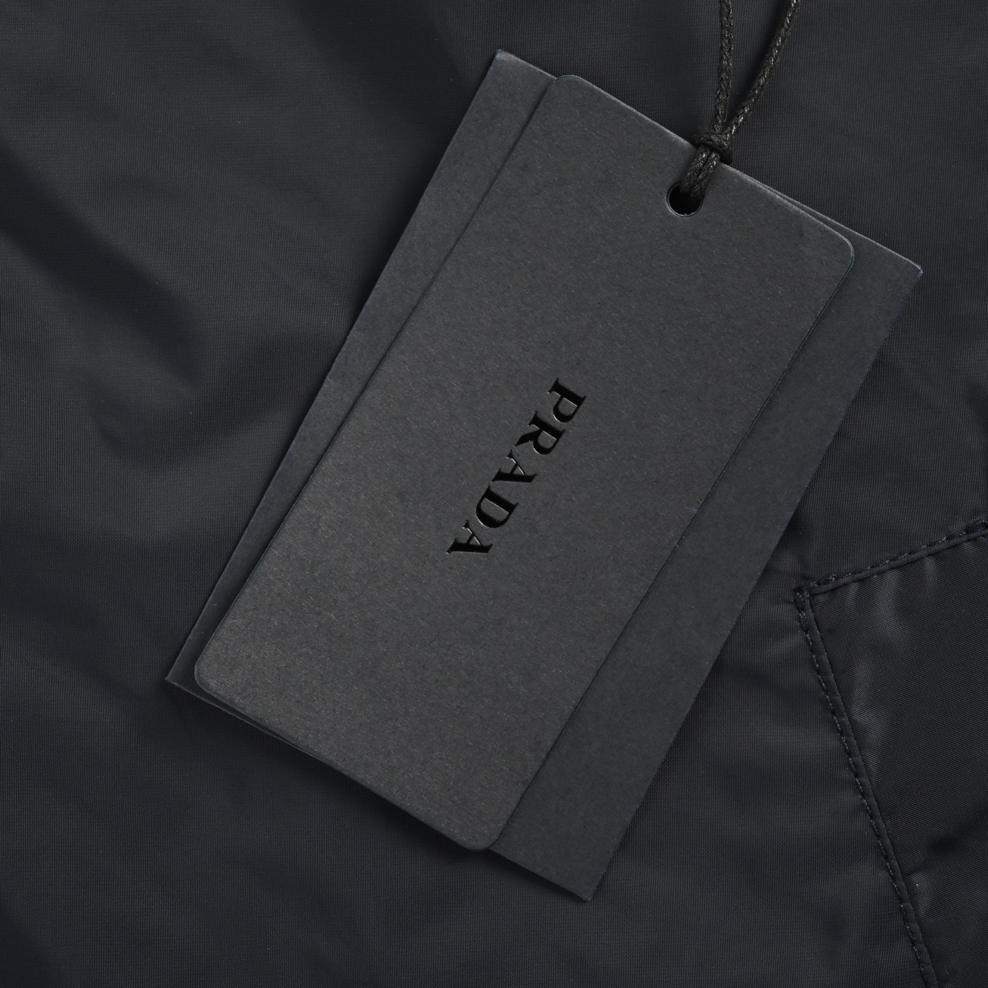 Prada/普拉达 25Fw 三角标撞色拉链再生尼龙连帽夹克外套-Chinese UA Cheap High Quatity Brand Clothes Bags handbags Sneakers wholesale wholesaler seller from China Factory suppliers Fashion Clothing Shoes best Quality Beautiful Price Prada/普拉达 25Fw 三角标撞色拉链再生尼龙连帽夹克外套