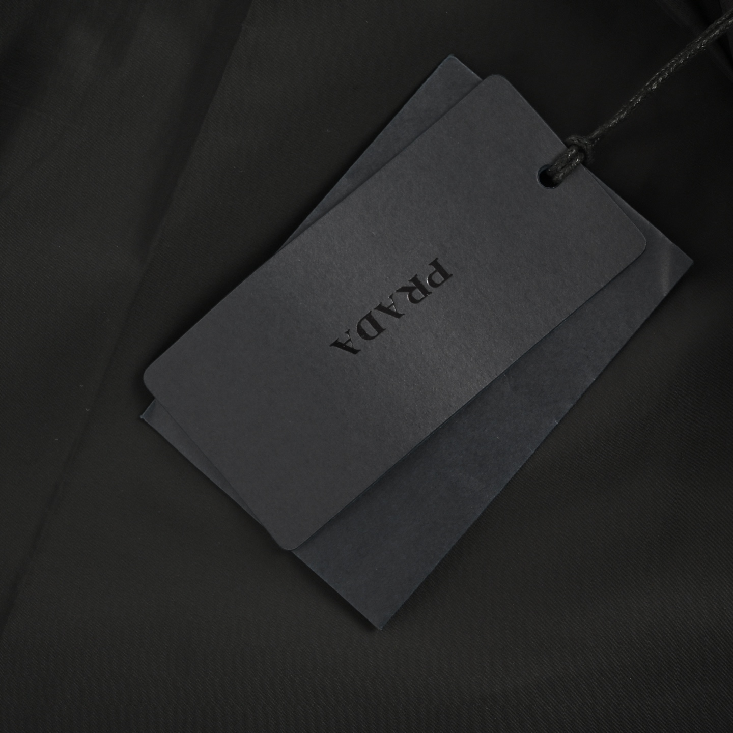 Prada/普拉达 25Fw 翻盖口袋暗扣再生尼龙立领夹克外套-Chinese UA Cheap High Quatity Brand Clothes Bags handbags Sneakers wholesale wholesaler seller from China Factory suppliers Fashion Clothing Shoes best Quality Beautiful Price Prada/普拉达 25Fw 翻盖口袋暗扣再生尼龙立领夹克外套