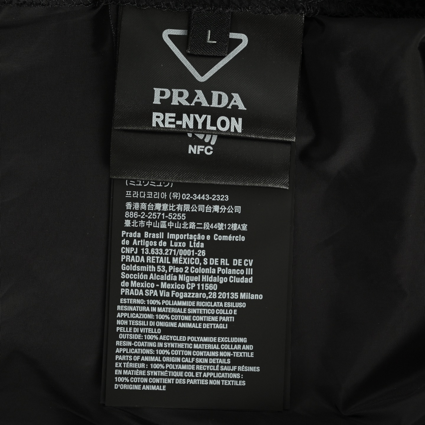 Prada/普拉达 25Fw 后翻盖口袋再生尼龙长裤-Chinese UA Cheap High Quatity Brand Clothes Bags handbags Sneakers wholesale wholesaler seller from China Factory suppliers Fashion Clothing Shoes best Quality Beautiful Price Prada/普拉达 25Fw 后翻盖口袋再生尼龙长裤
