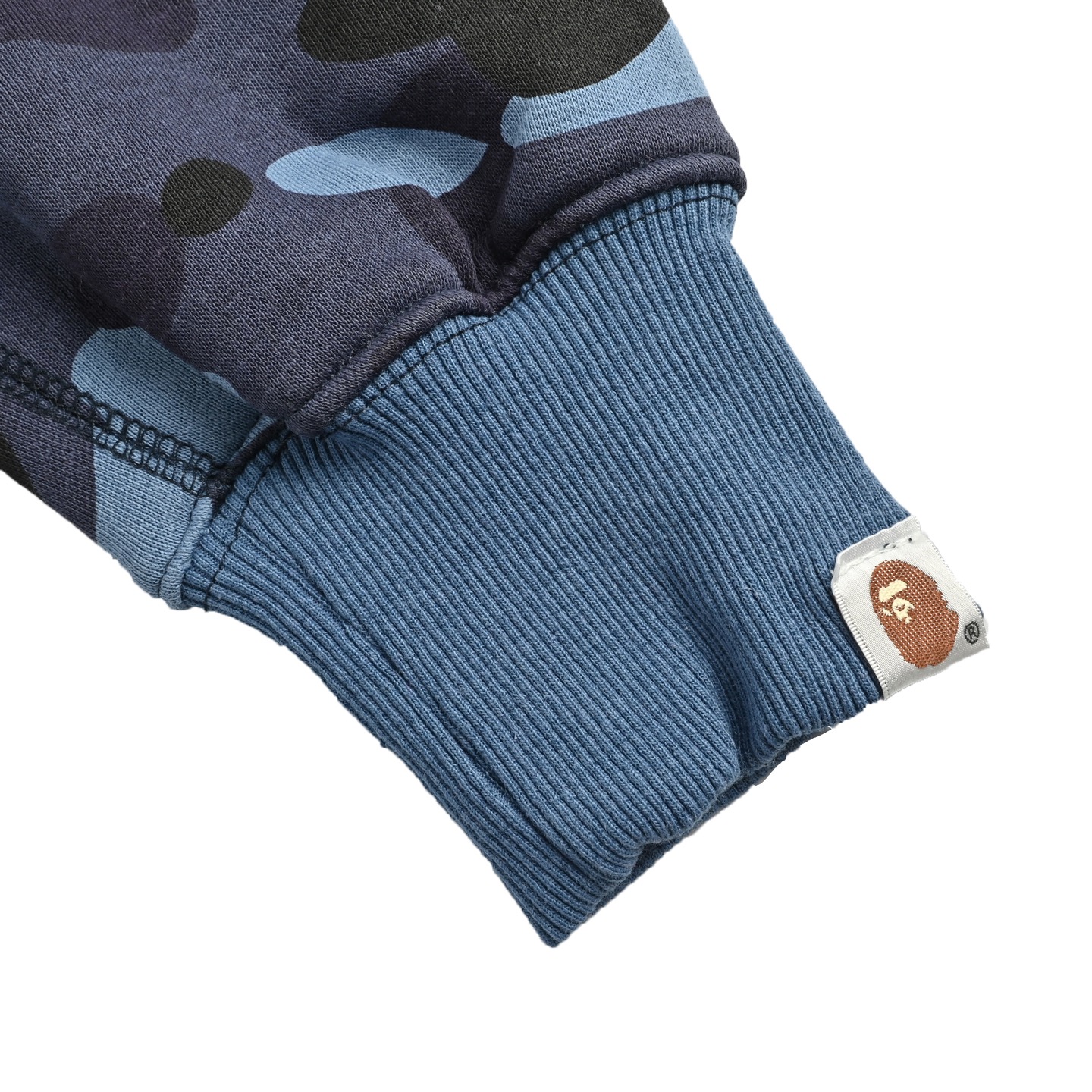 BAPE 鲨鱼头老虎头拉链迷彩外套-Chinese UA Cheap High Quatity Brand Clothes Bags handbags Sneakers wholesale wholesaler seller from China Factory suppliers Fashion Clothing Shoes best Quality Beautiful Price BAPE 鲨鱼头老虎头拉链迷彩外套