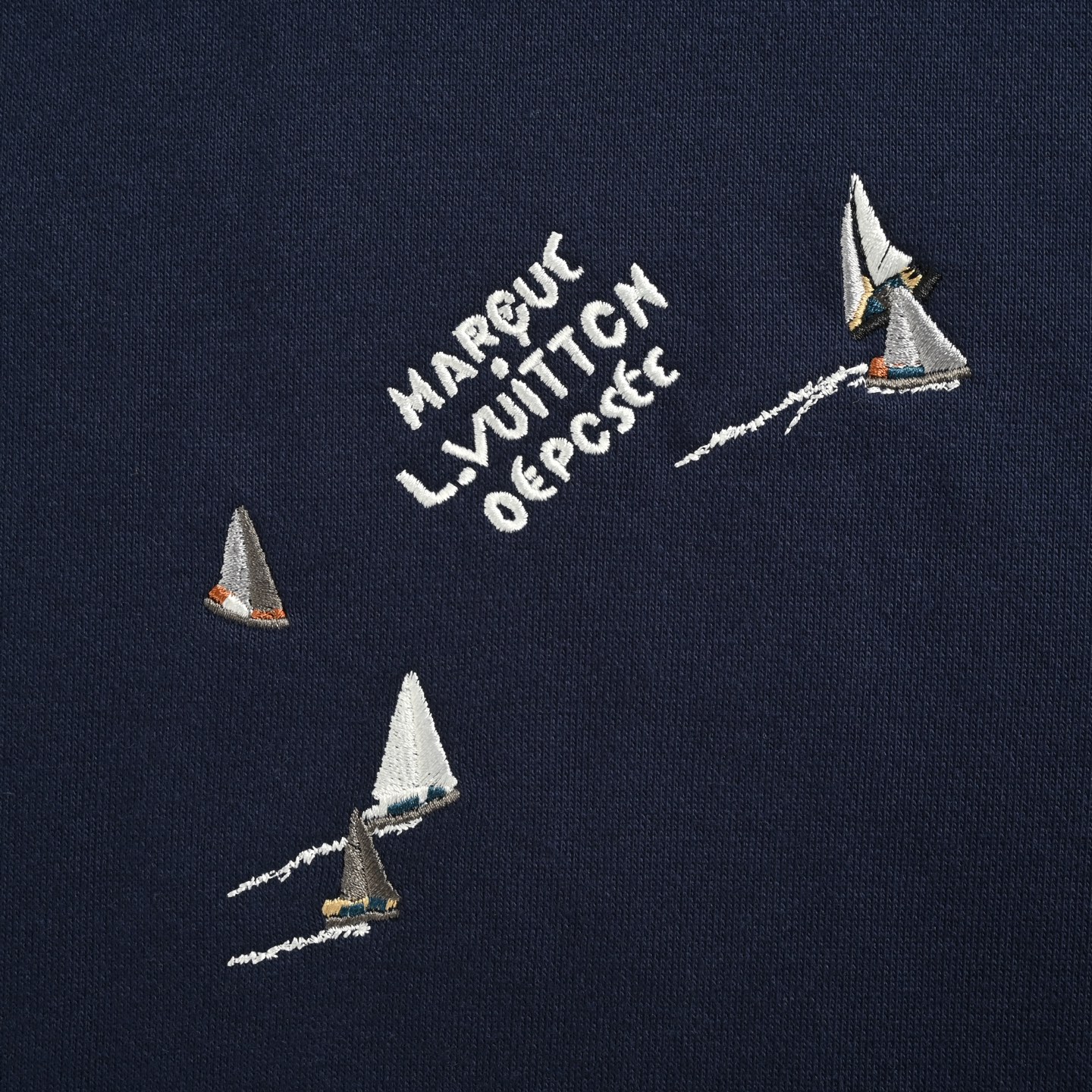 Louis Vuitton/路易威登 帆船刺绣连帽卫衣-Chinese UA Cheap High Quatity Brand Clothes Bags handbags Sneakers wholesale wholesaler seller from China Factory suppliers Fashion Clothing Shoes best Quality Beautiful Price Louis Vuitton/路易威登 帆船刺绣连帽卫衣