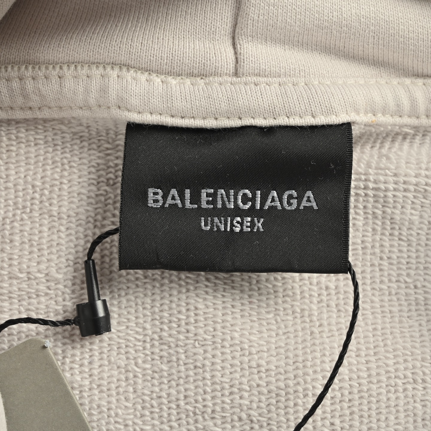 Balenciaga/巴黎世家 25Fw 美纹纸胶带连帽卫衣 巴黎世家/做破美纹纸字母连帽卫衣宽松版型 男女同款 铁塔米色